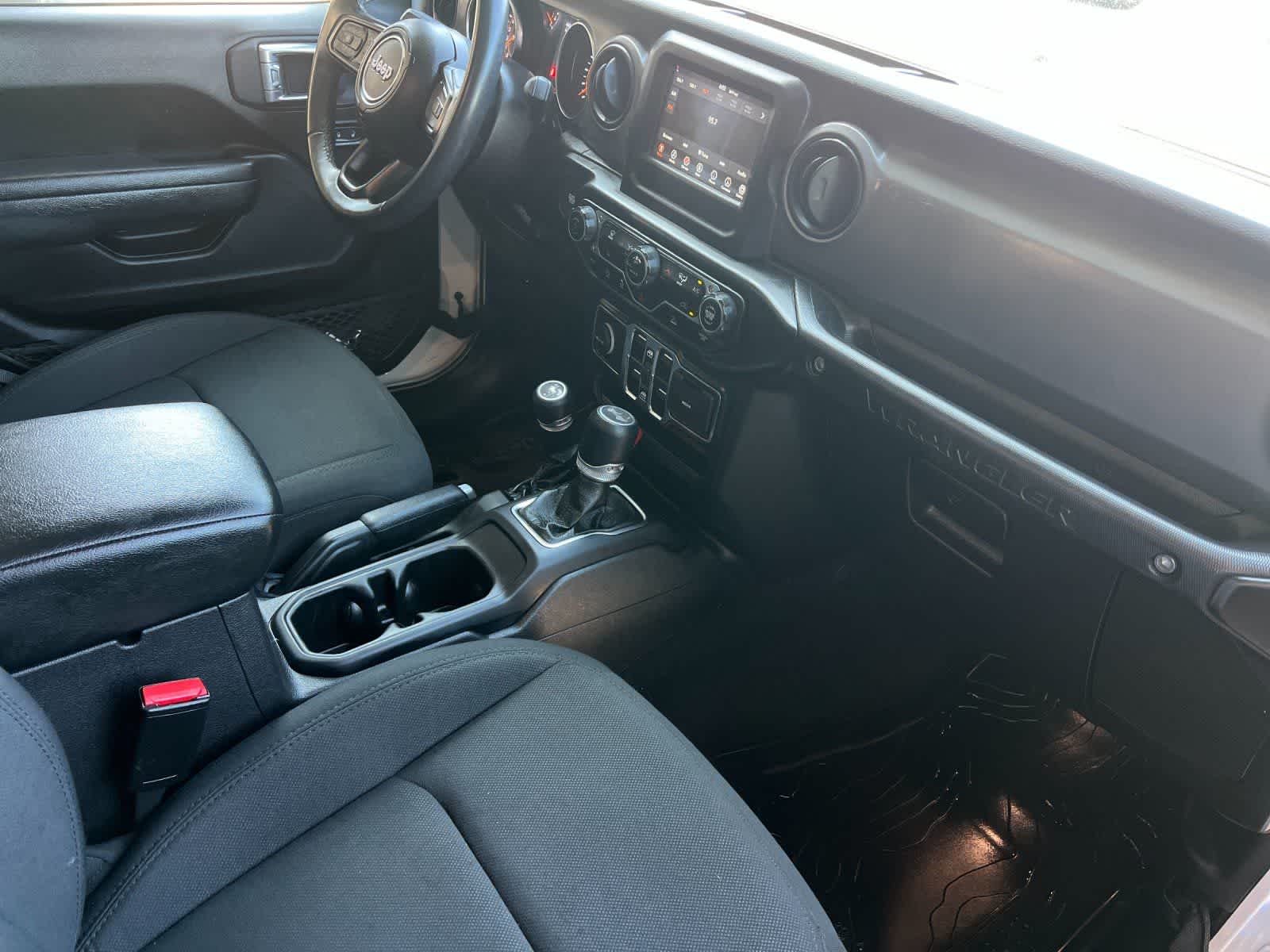 Thumbnail: 2022 Jeep Wrangler - 15