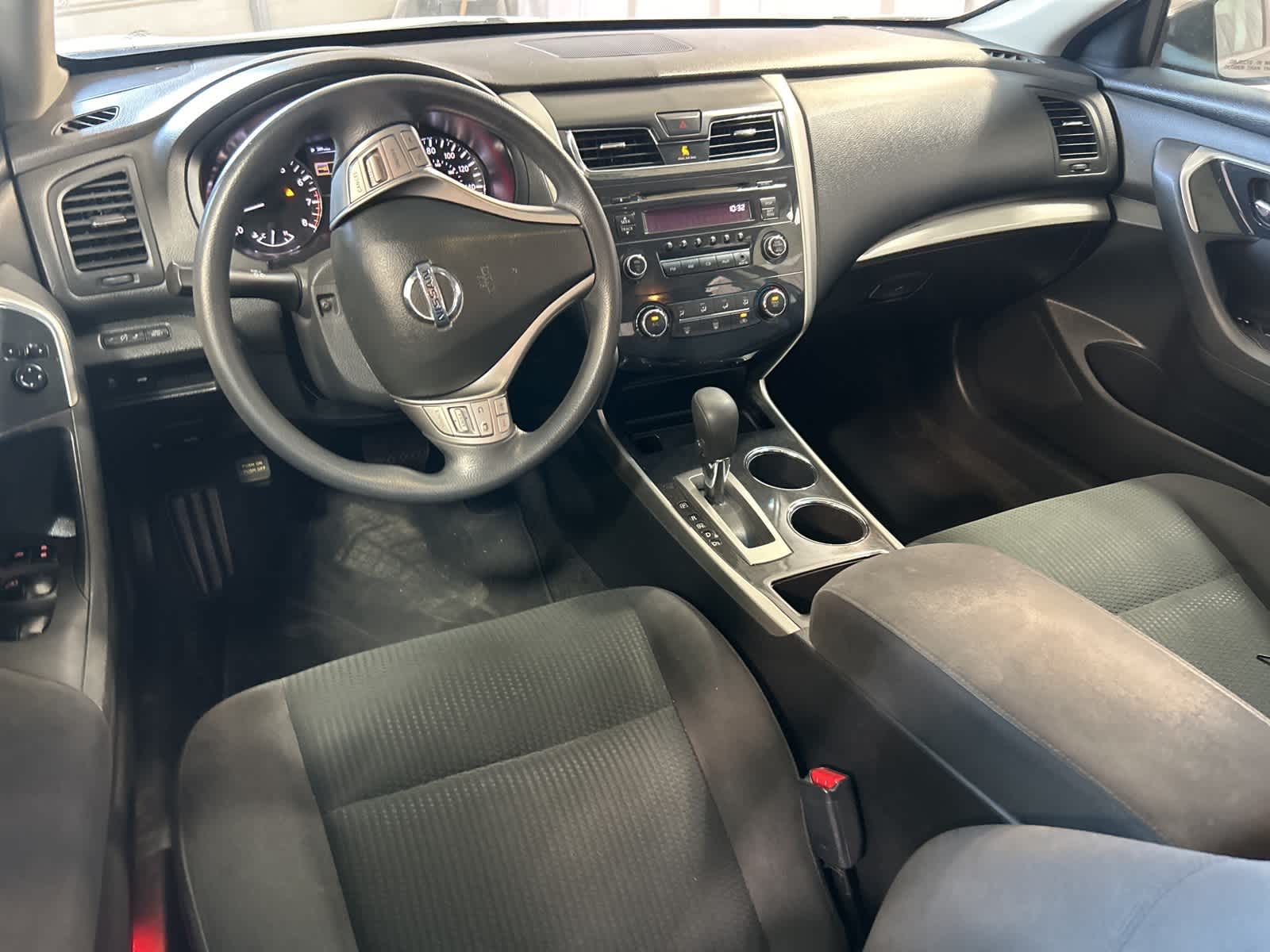 2014 Nissan Altima S 22