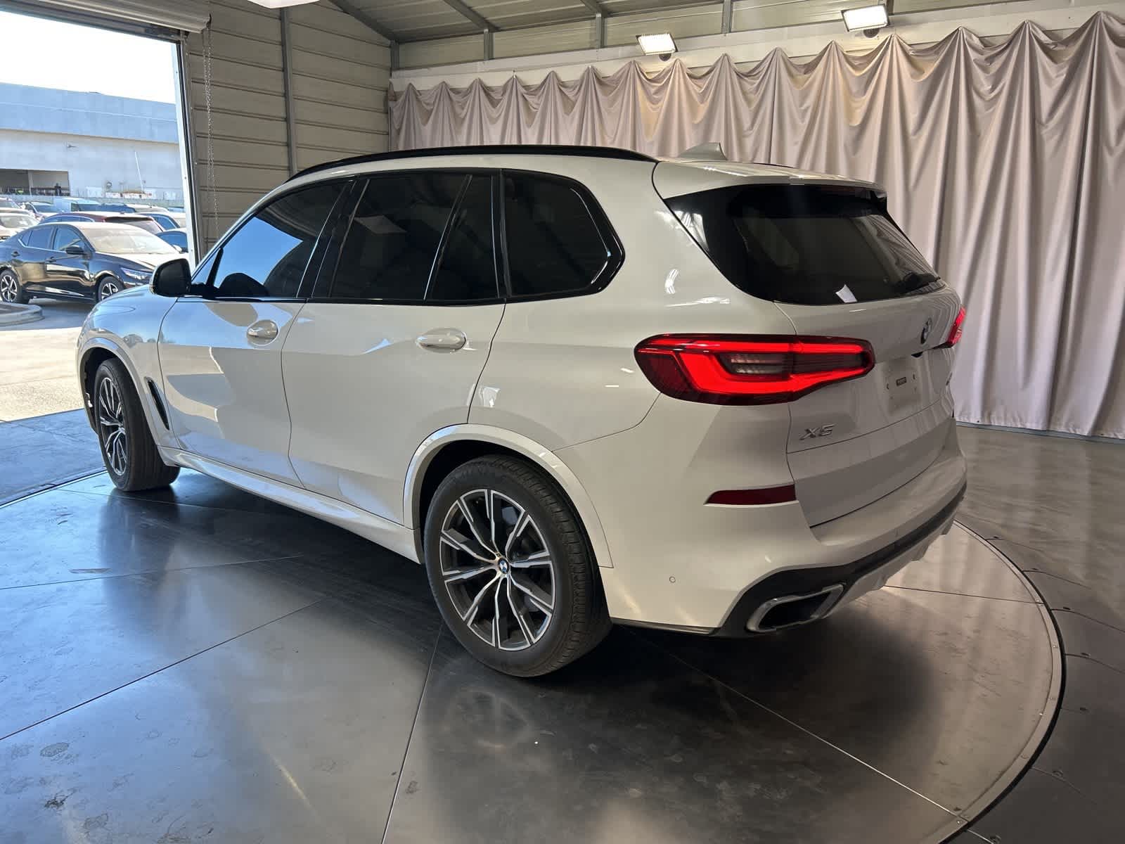 Thumbnail: 2019 BMW X5 - 14