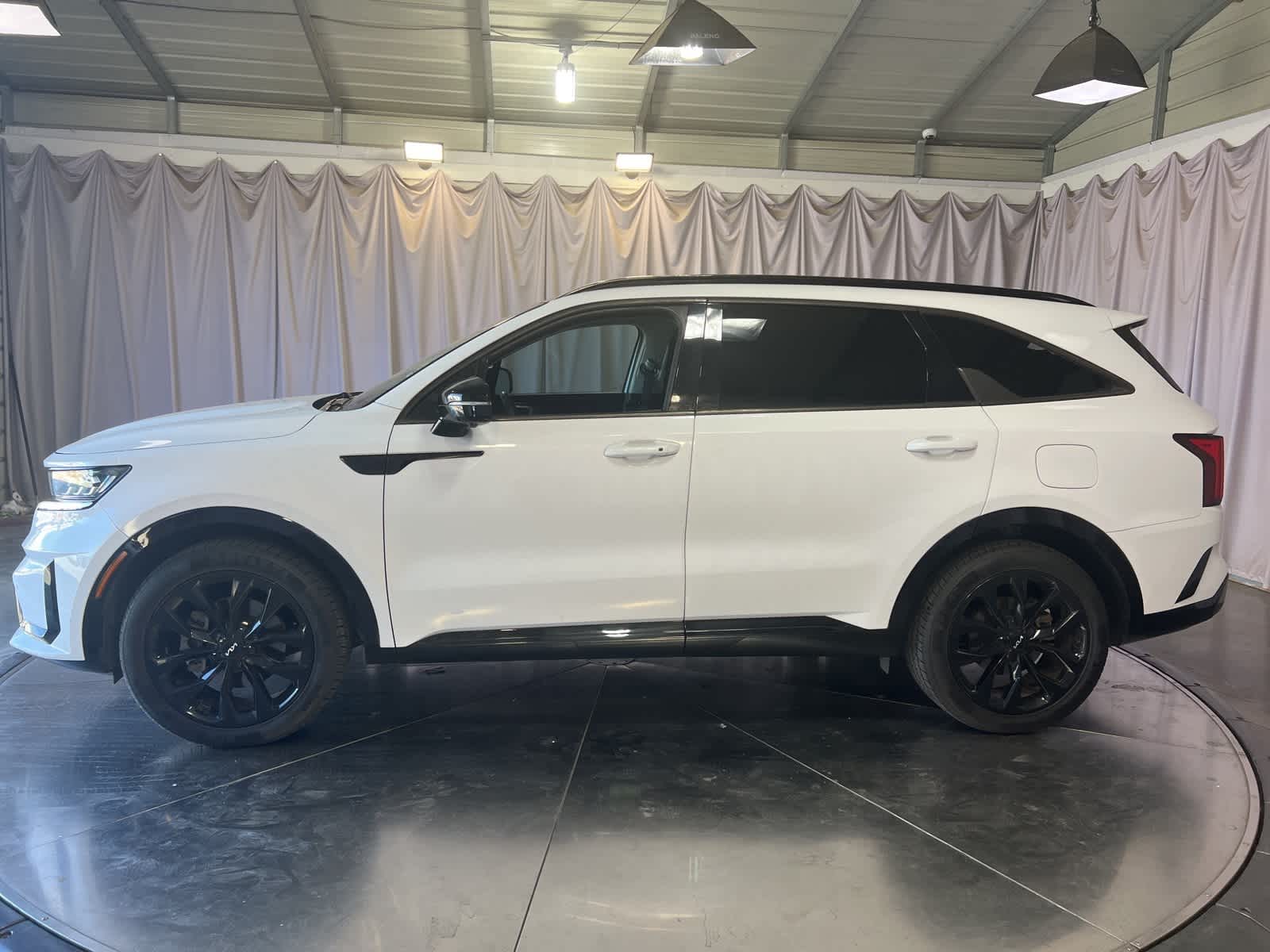 Thumbnail: 2022 Kia Sorento - 4