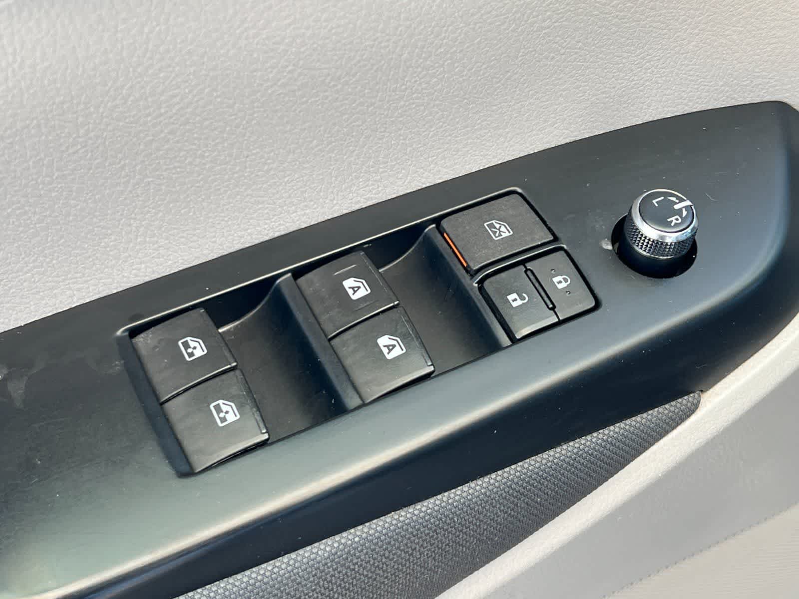 Thumbnail: 2014 Toyota Highlander - 14