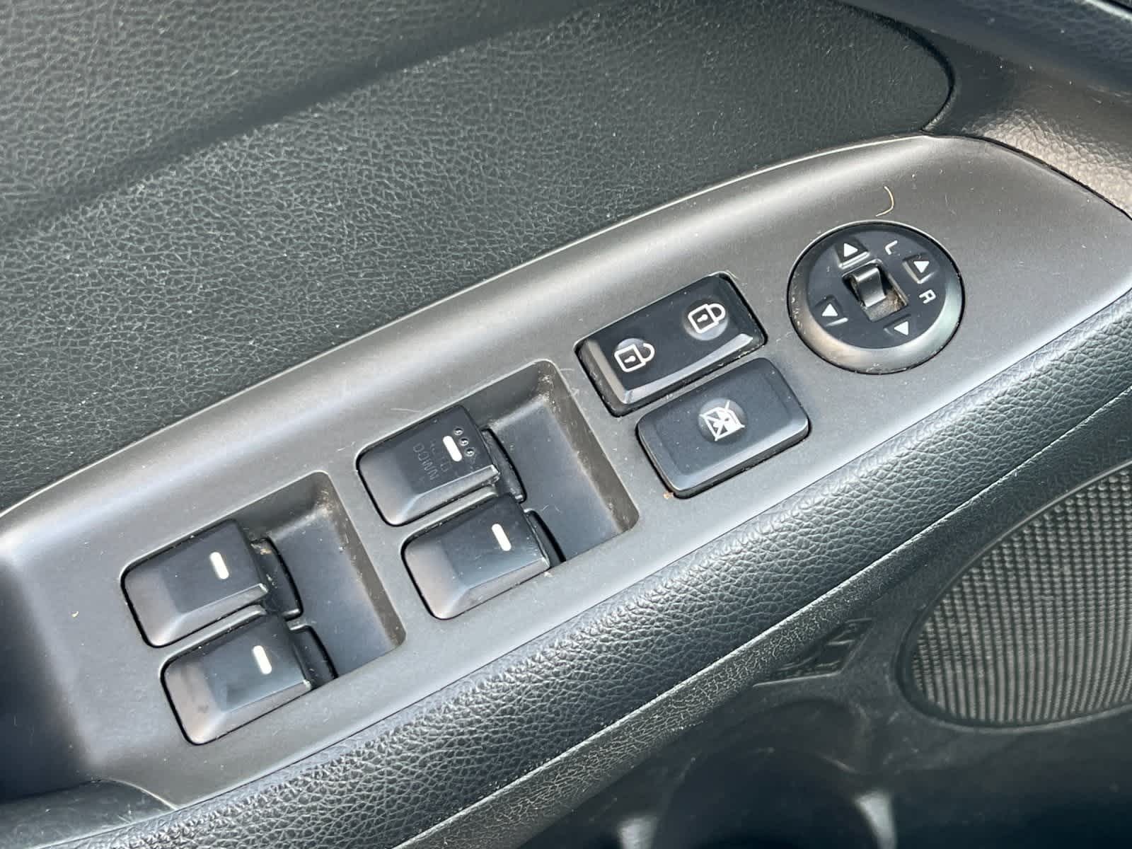 Thumbnail: 2018 Kia Forte - 14