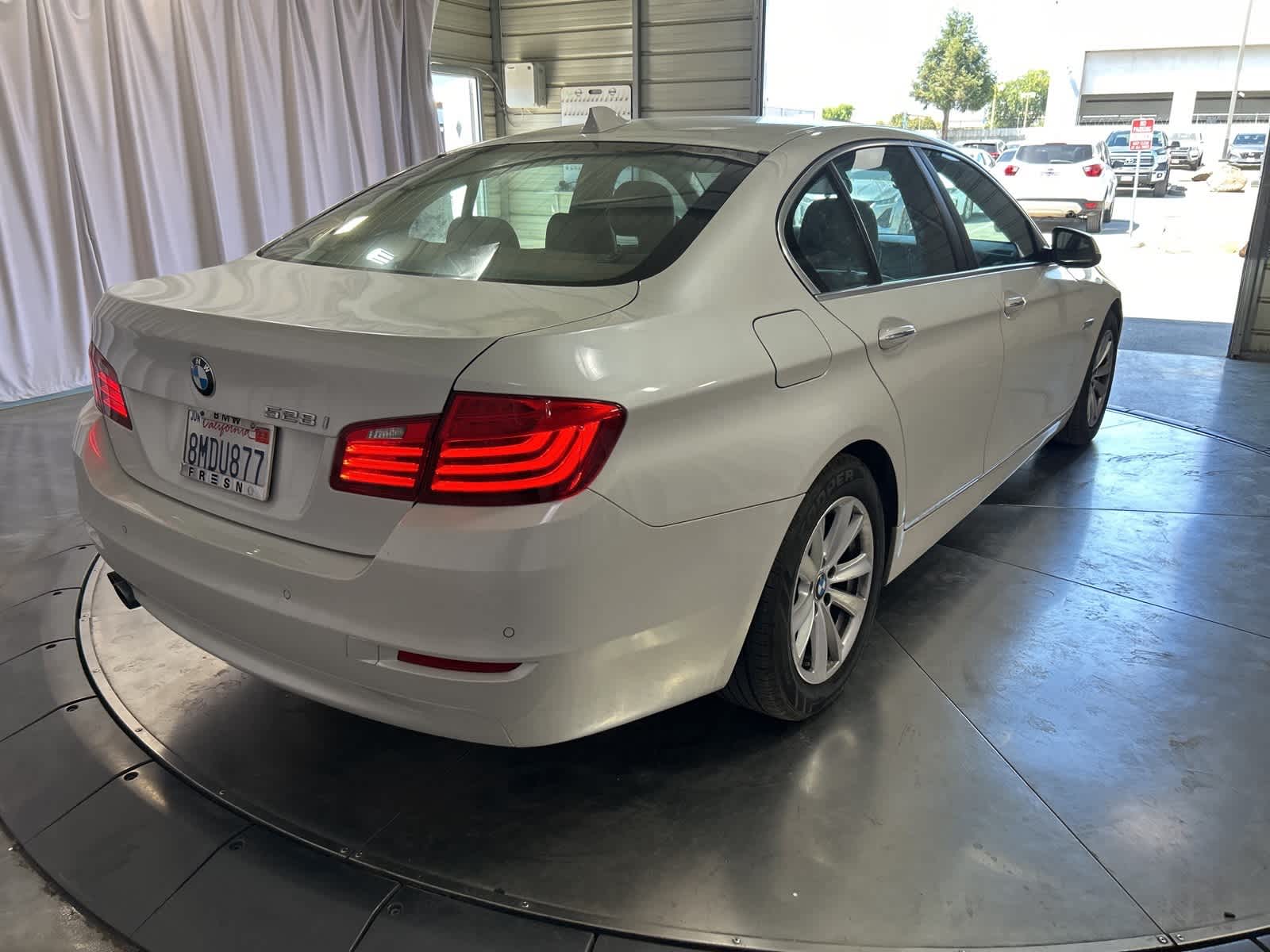Thumbnail: 2016 BMW 5 Series - 8
