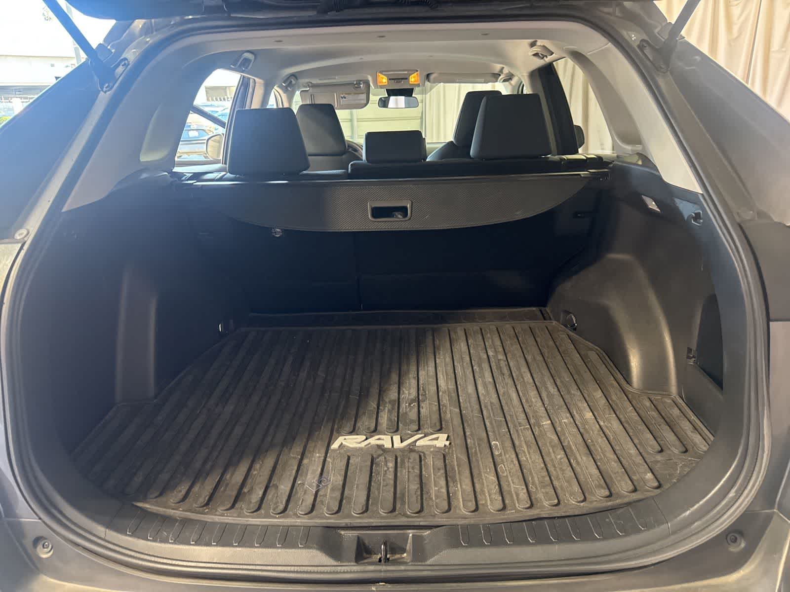 Thumbnail: 2021 Toyota RAV4 - 14