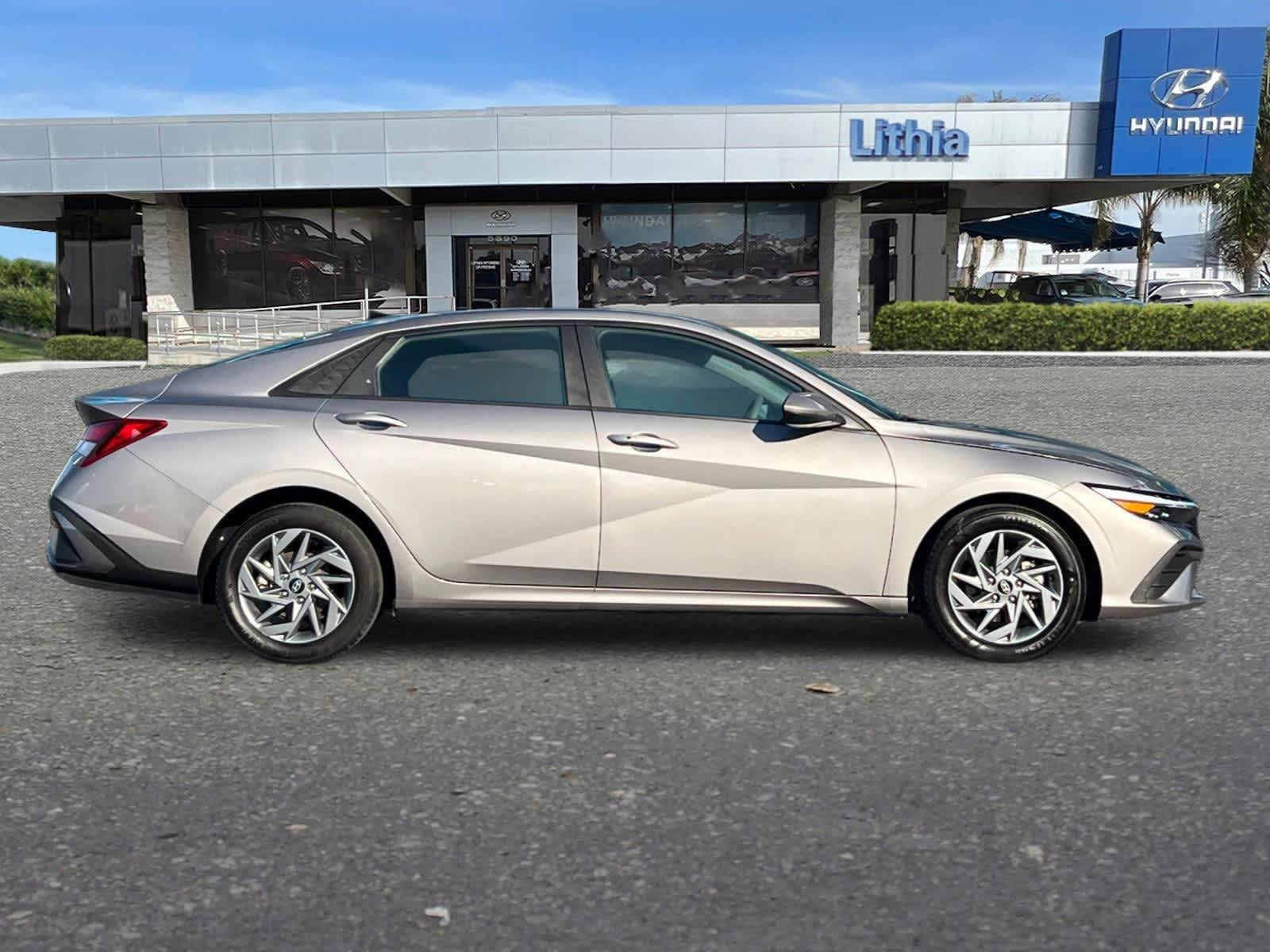 Thumbnail: 2024 Hyundai Elantra - 8