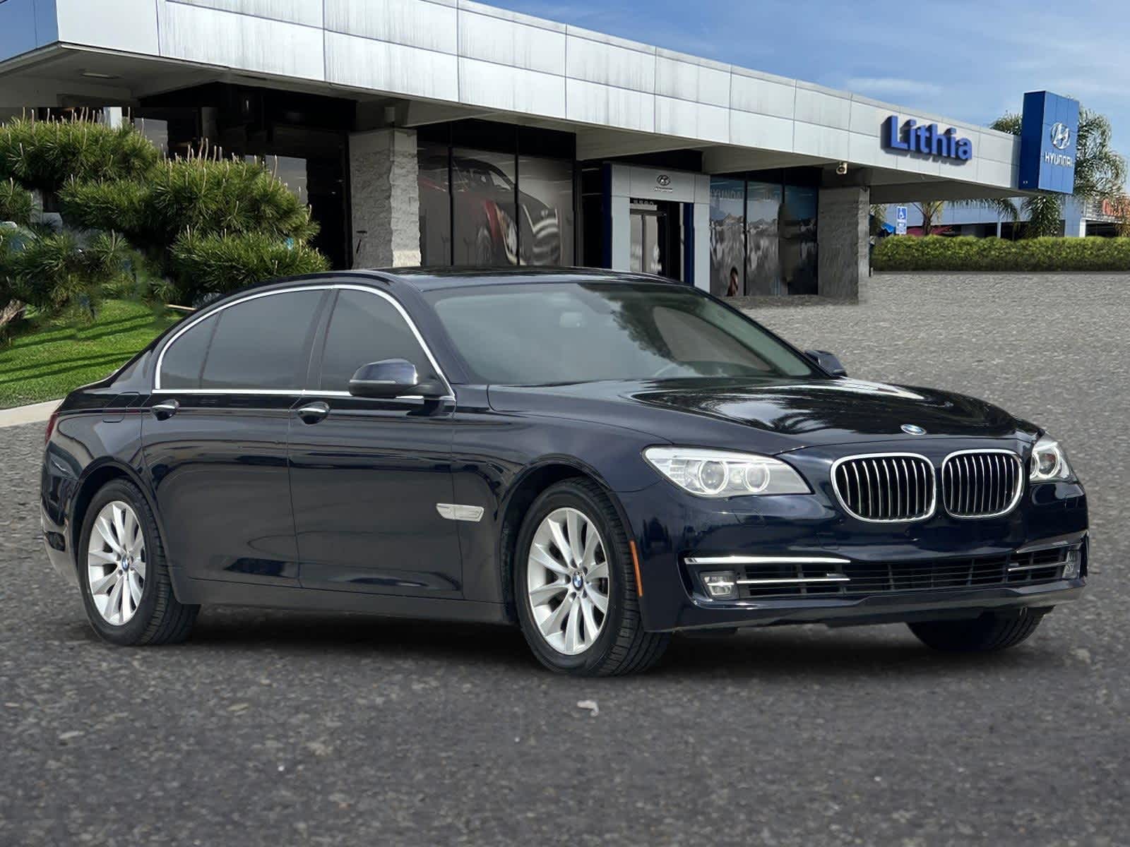 Thumbnail: 2013 BMW 7 Series - 10