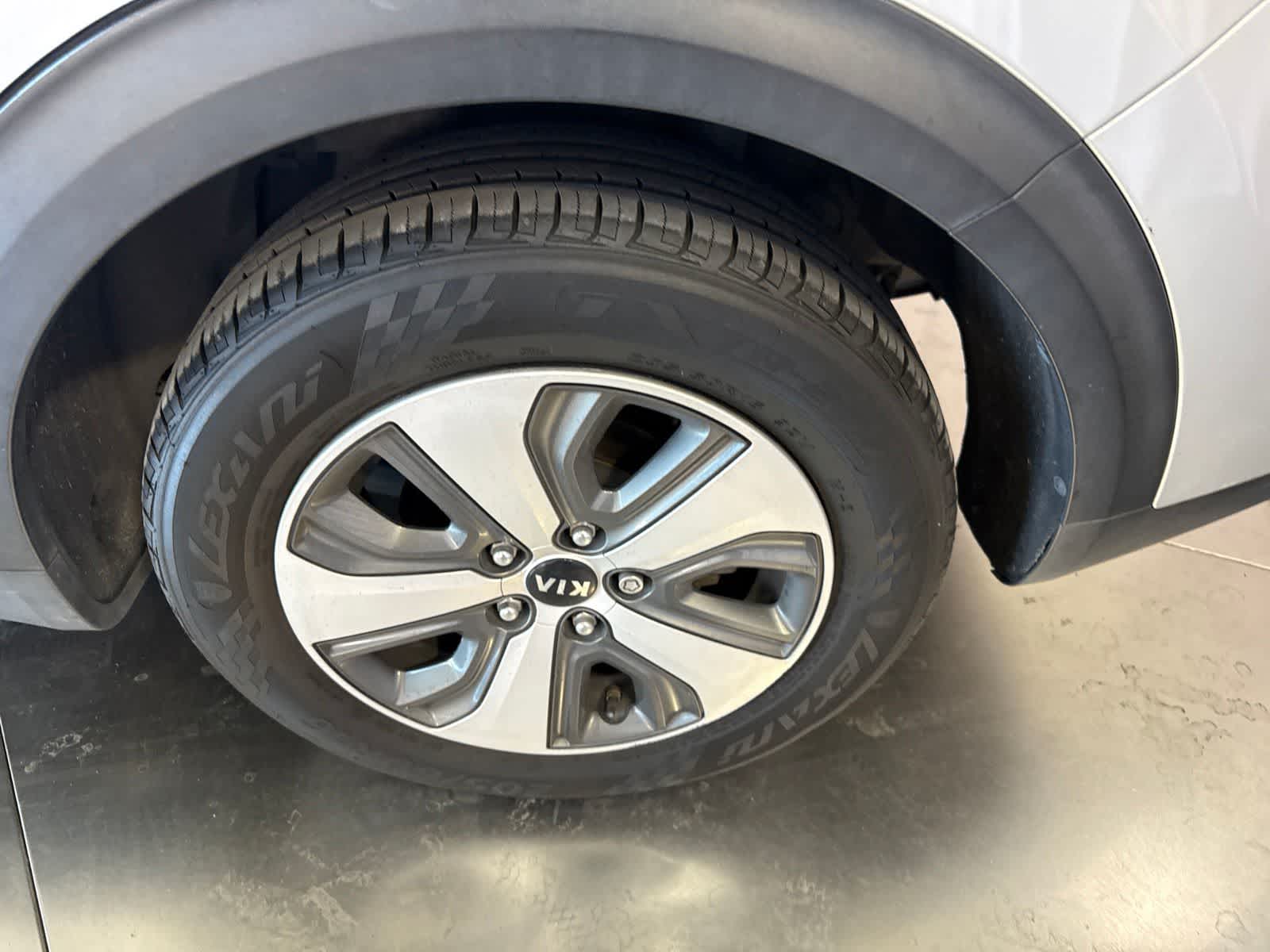 Thumbnail: 2021 Kia Niro - 9