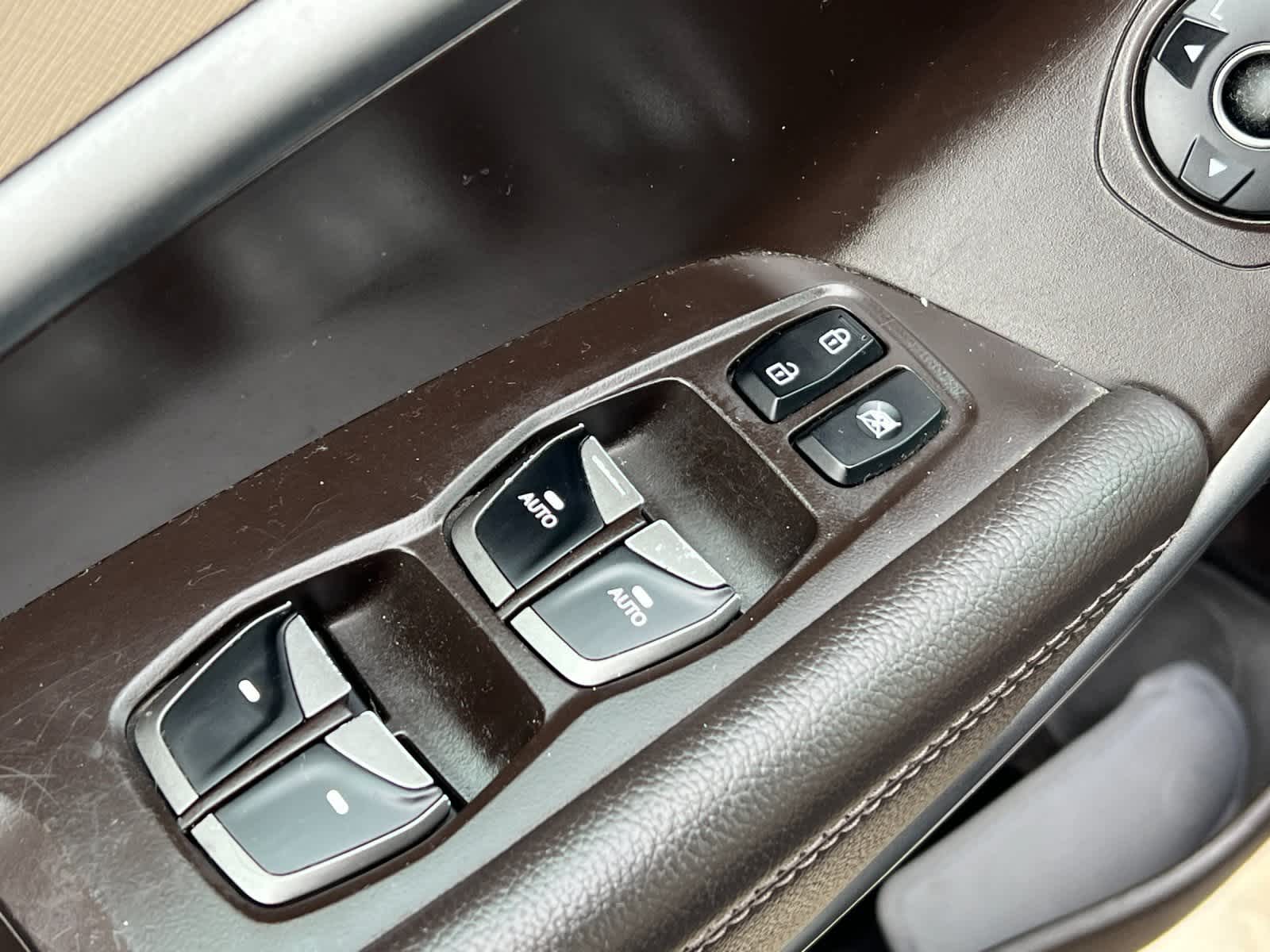 Thumbnail: 2017 Hyundai Santa Fe - 14