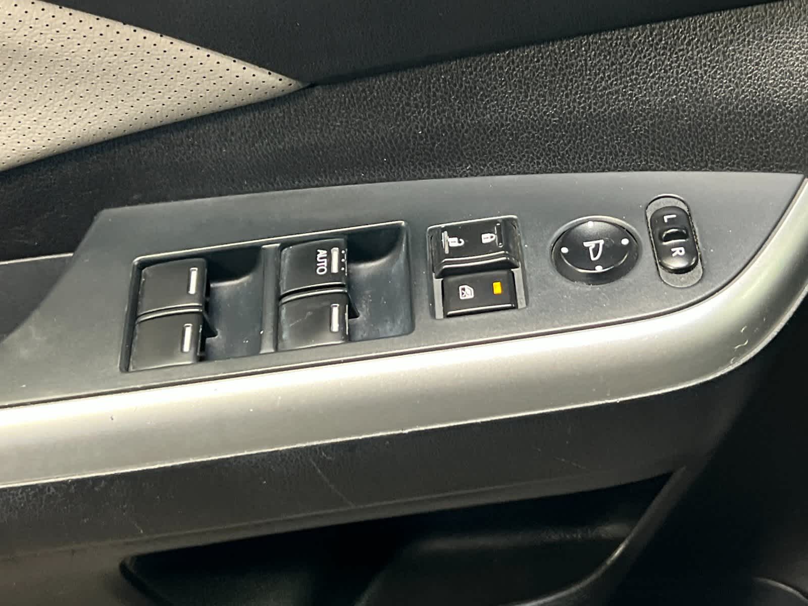 Thumbnail: 2016 Honda CR-V - 13