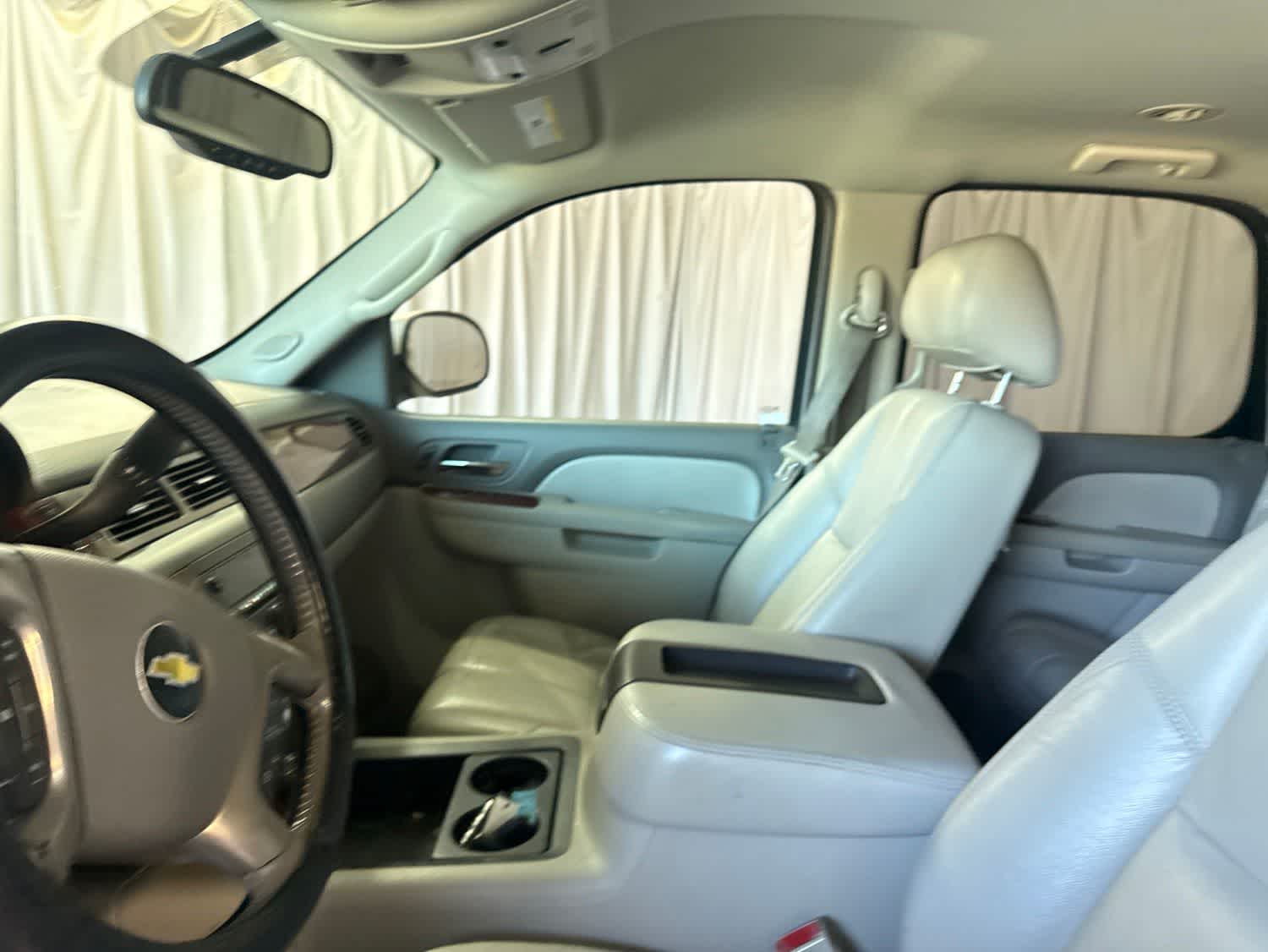 Thumbnail: 2011 Chevrolet Tahoe - 20