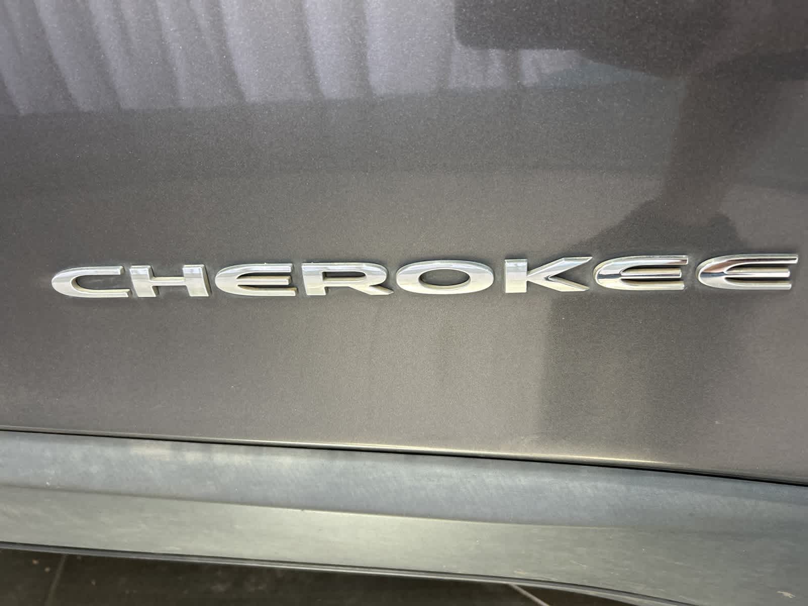 Thumbnail: 2020 Jeep Cherokee - 7