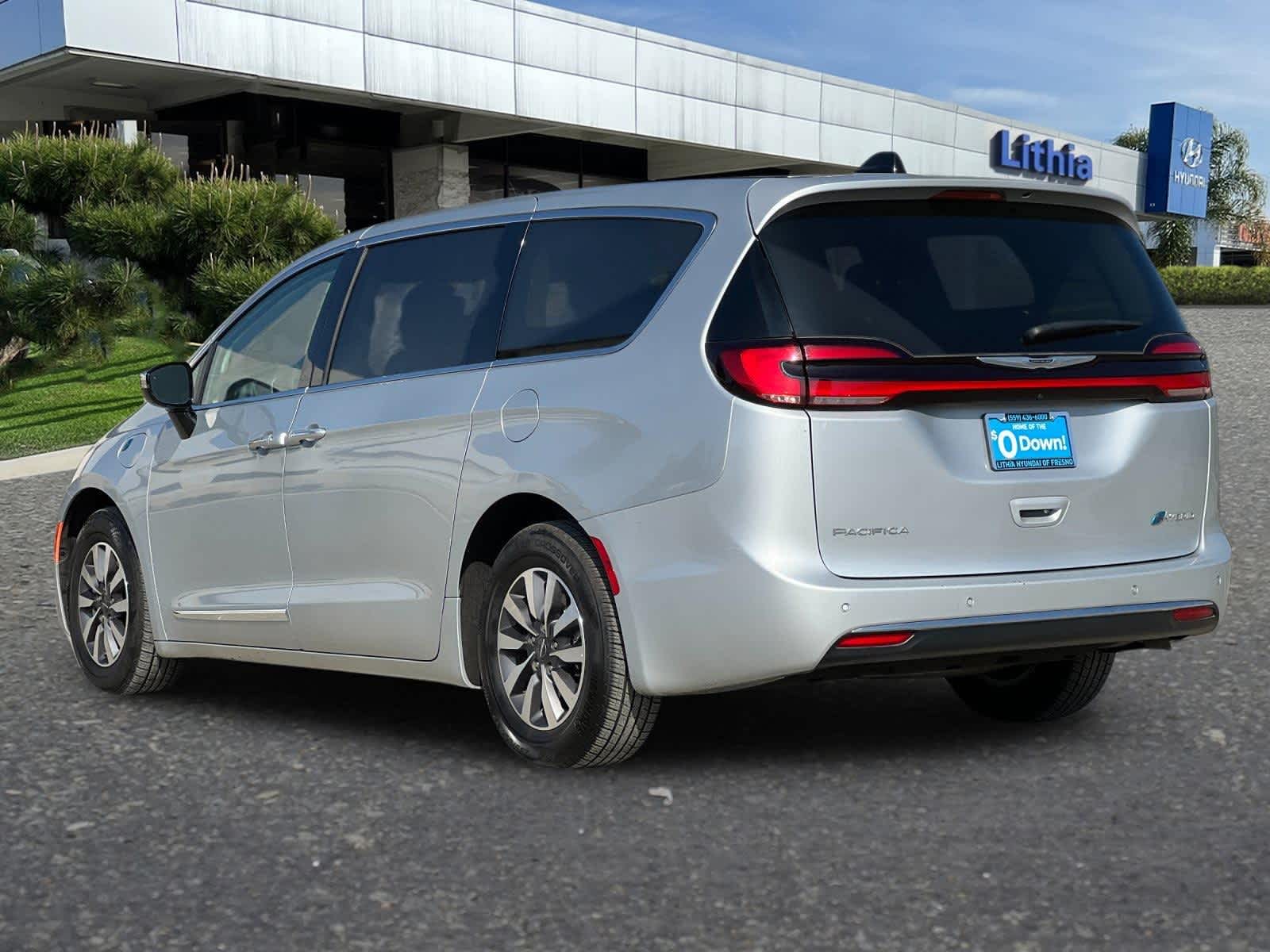 Thumbnail: 2023 Chrysler Pacifica - 7