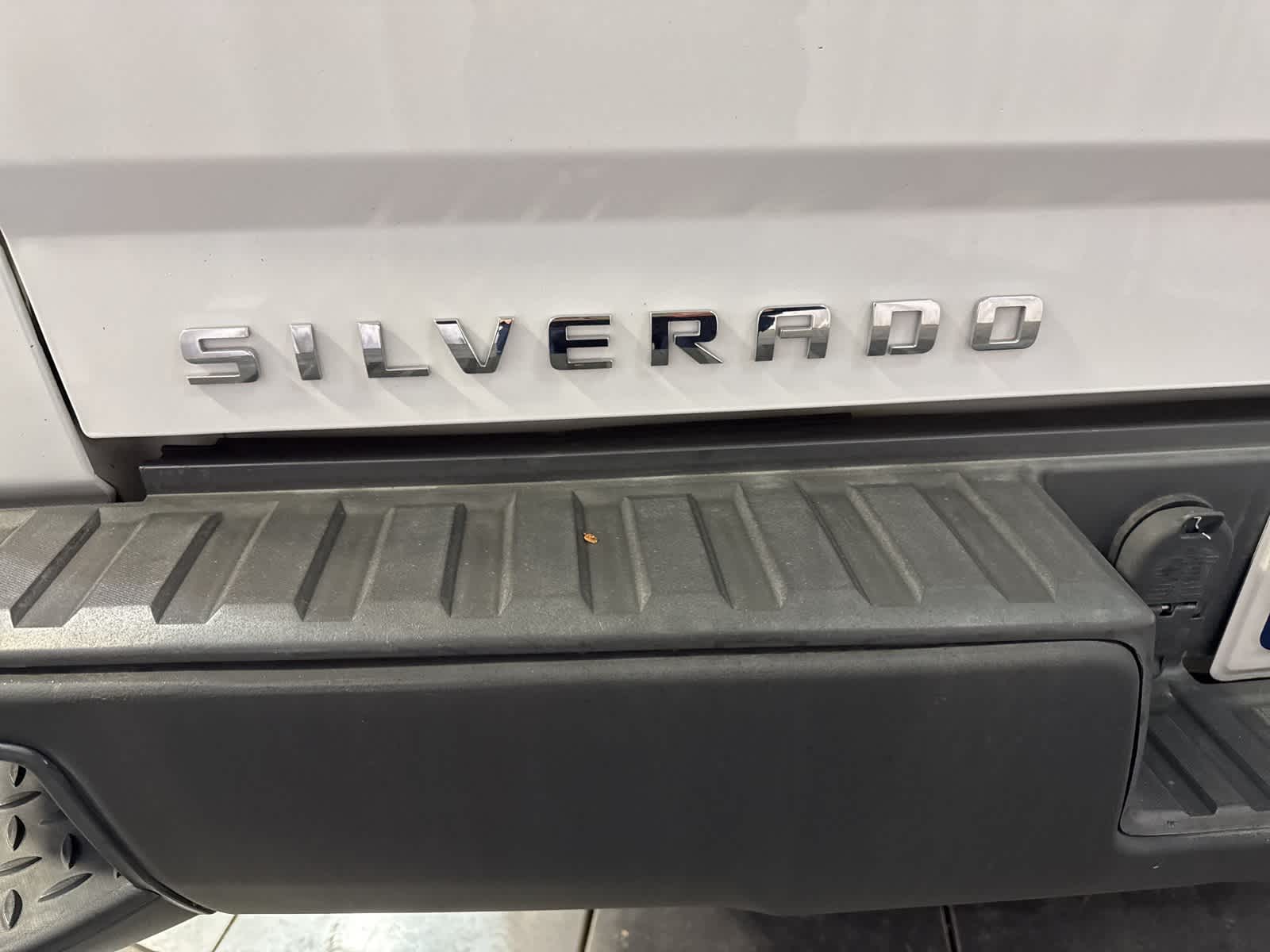 Thumbnail: 2015 Chevrolet Silverado 1500 - 11