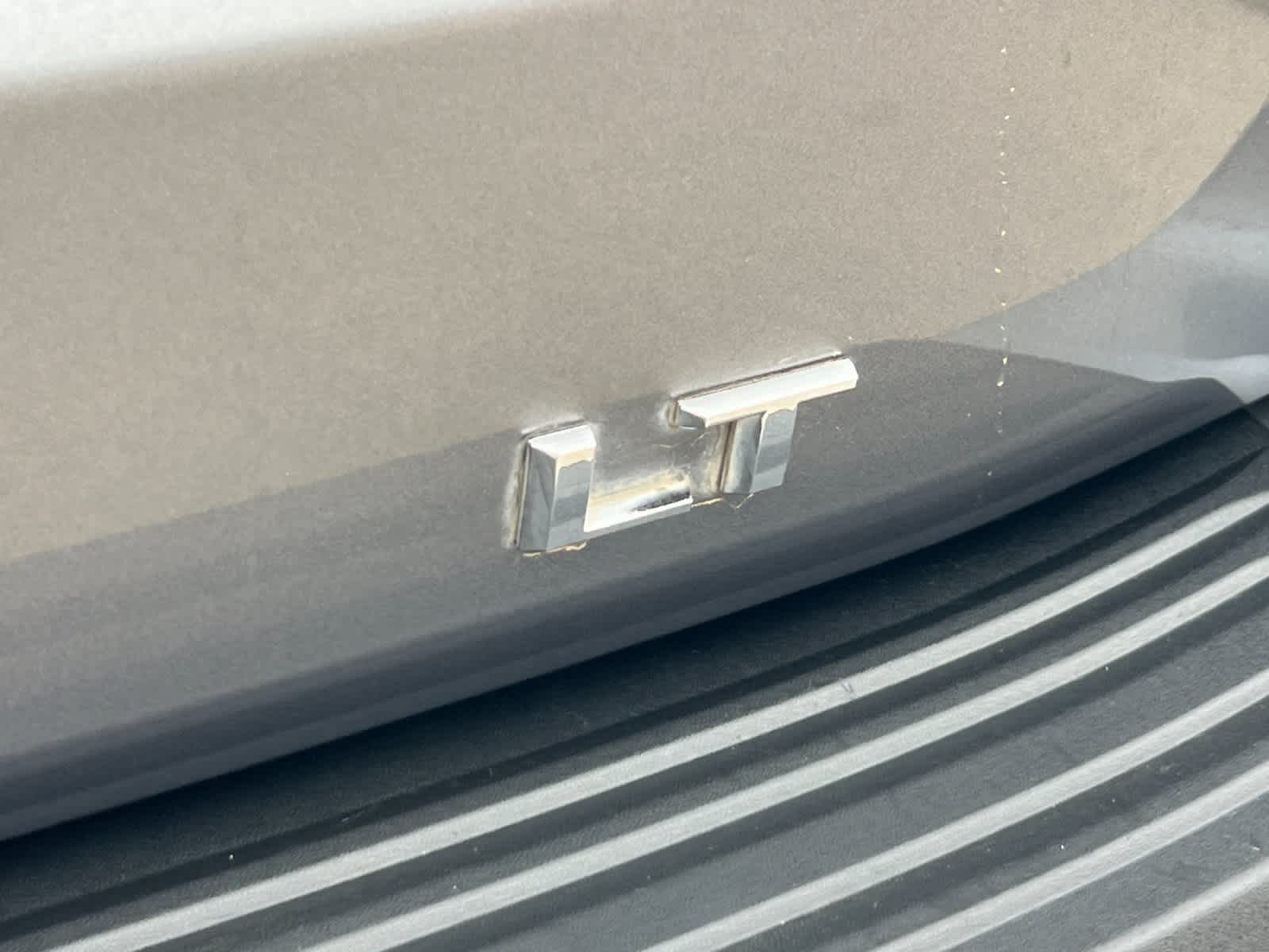 Thumbnail: 2022 Chevrolet Tahoe - 28