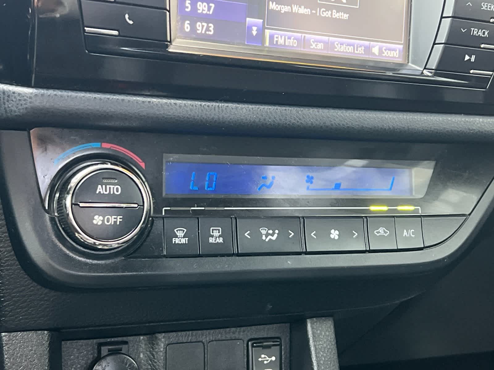 Thumbnail: 2014 Toyota Corolla - 20