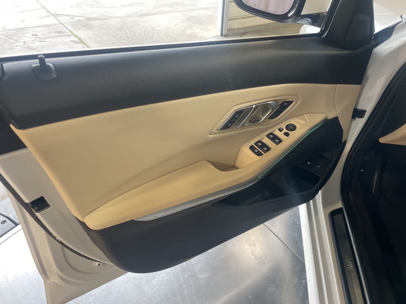 Thumbnail: 2022 BMW 3 Series - 18