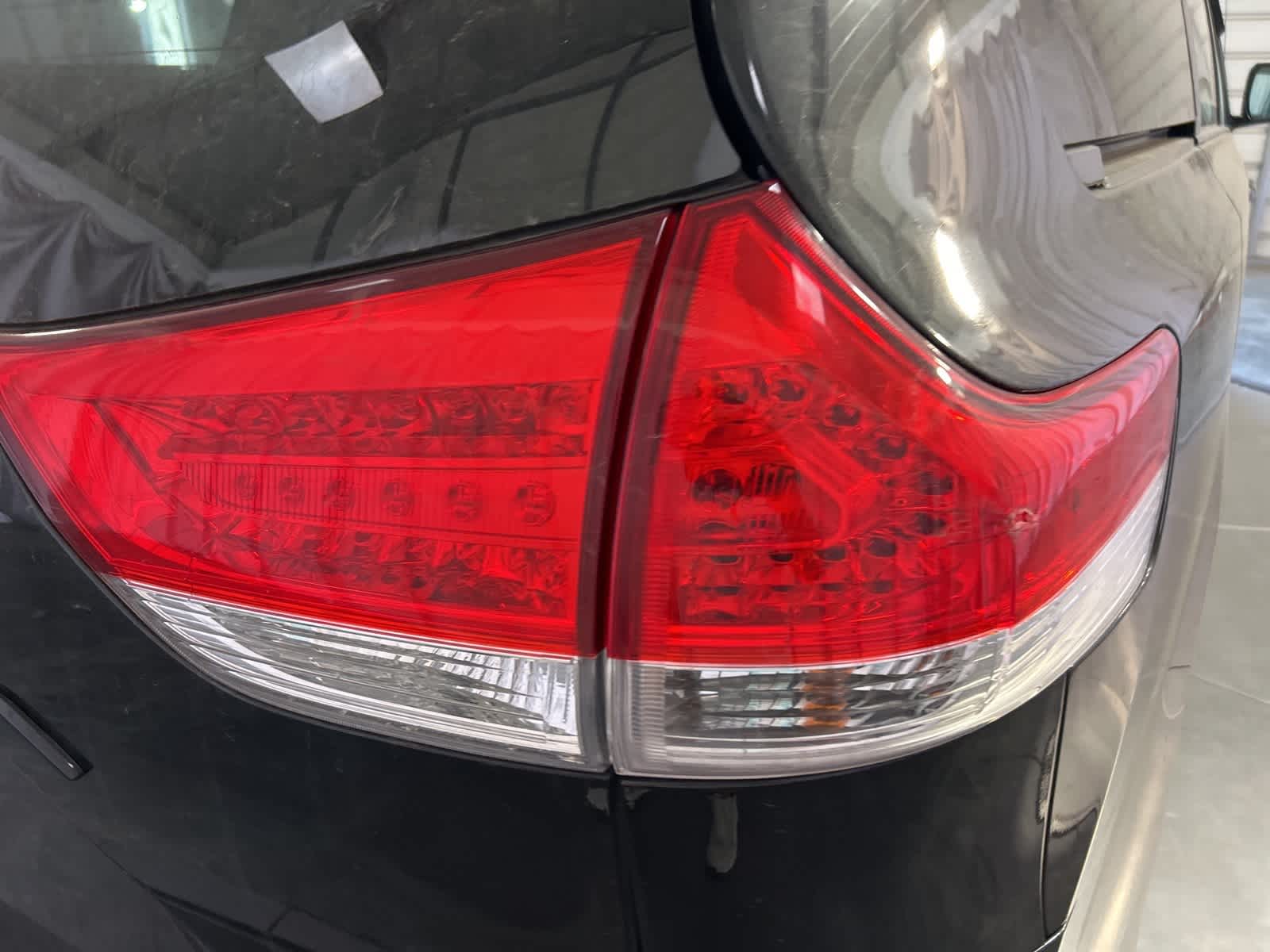 Thumbnail: 2014 Toyota Sienna - 9