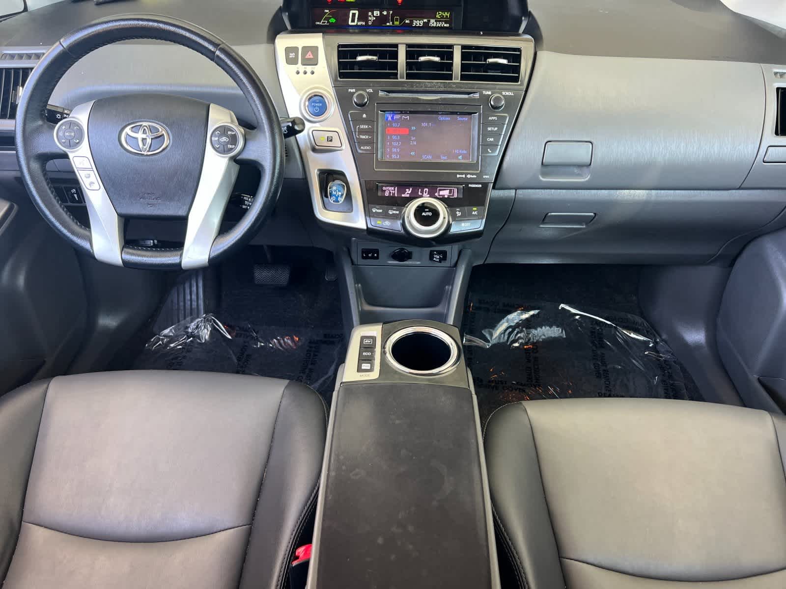 Thumbnail: 2014 Toyota Prius v - 3