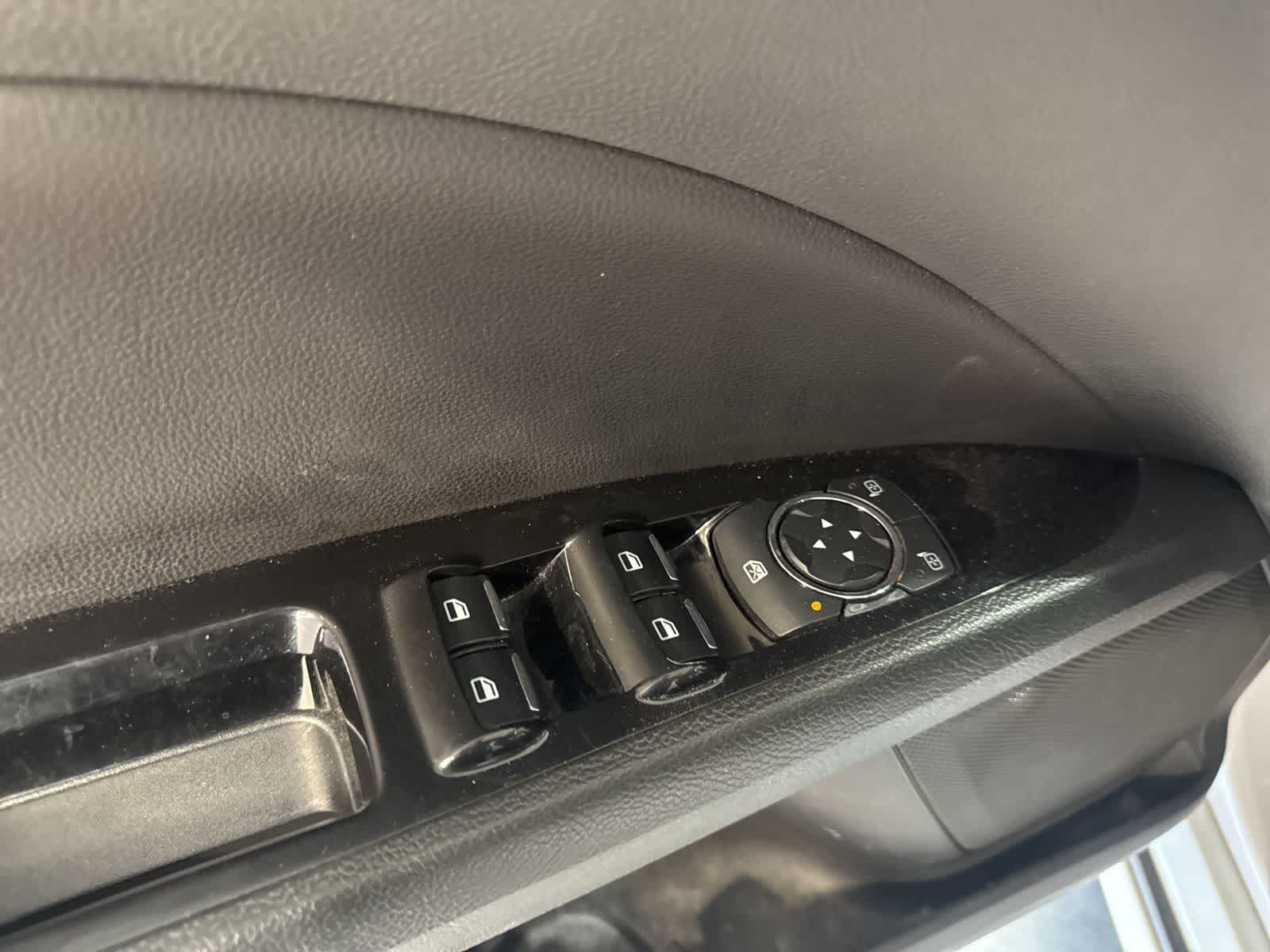 Thumbnail: 2013 Ford Fusion - 18