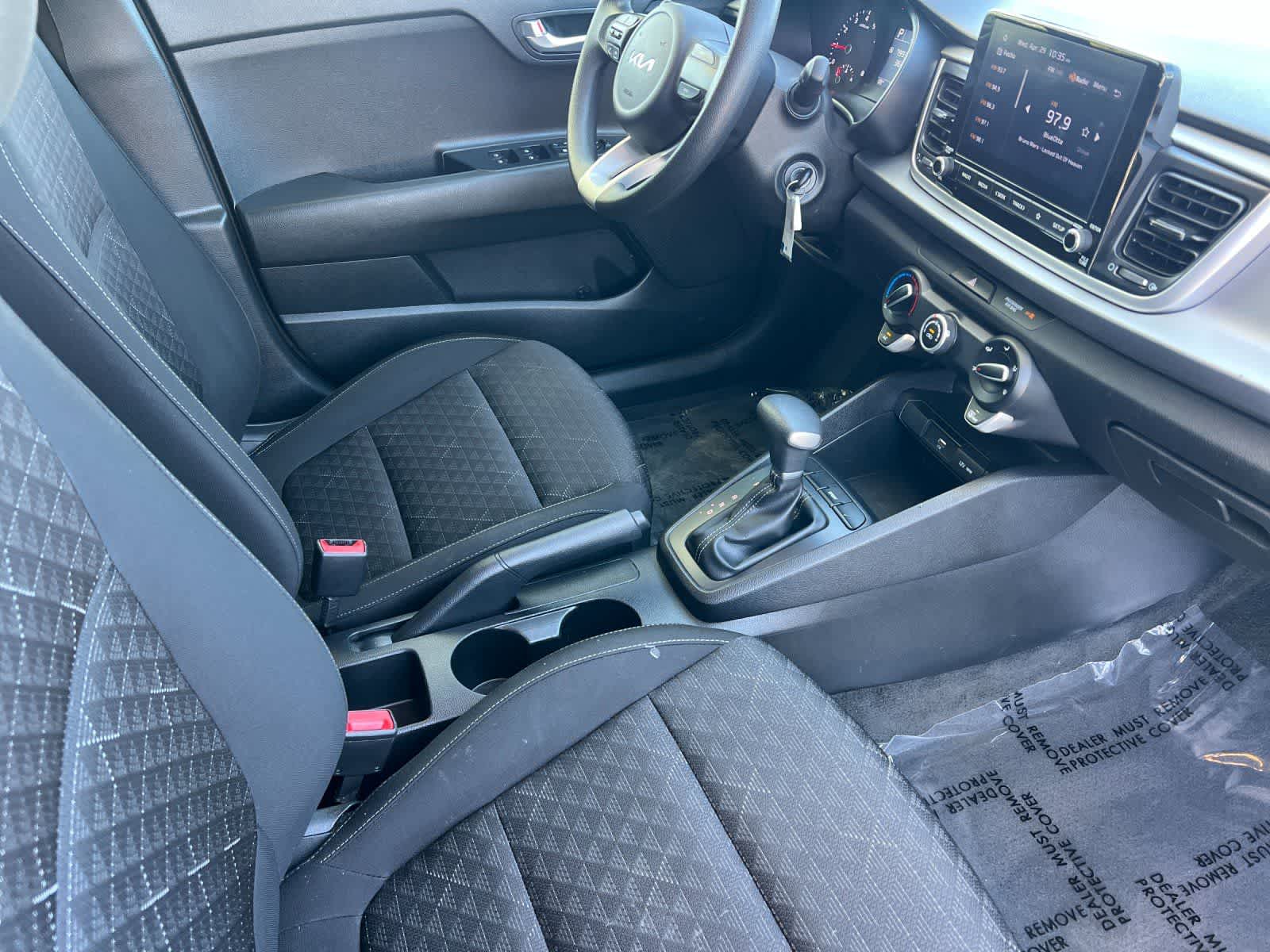 Thumbnail: 2022 Kia Rio - 16