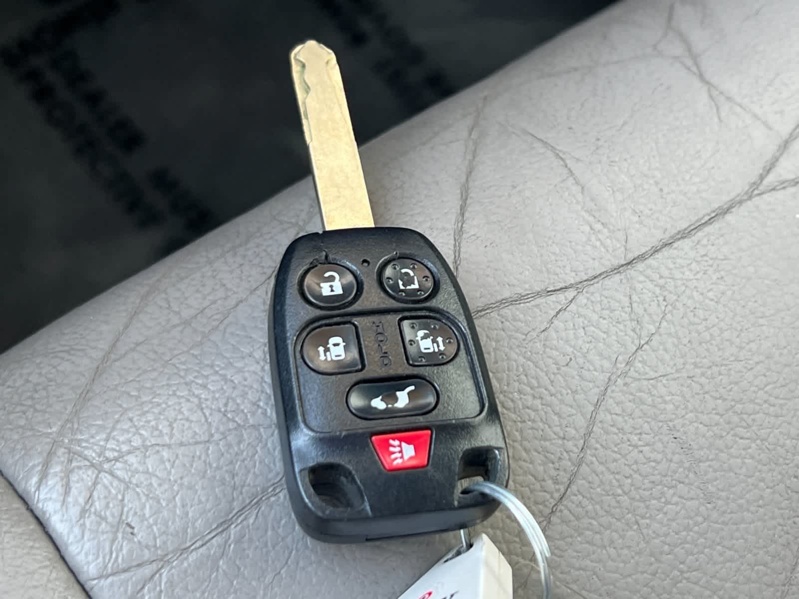 Thumbnail: 2012 Honda Odyssey - 30