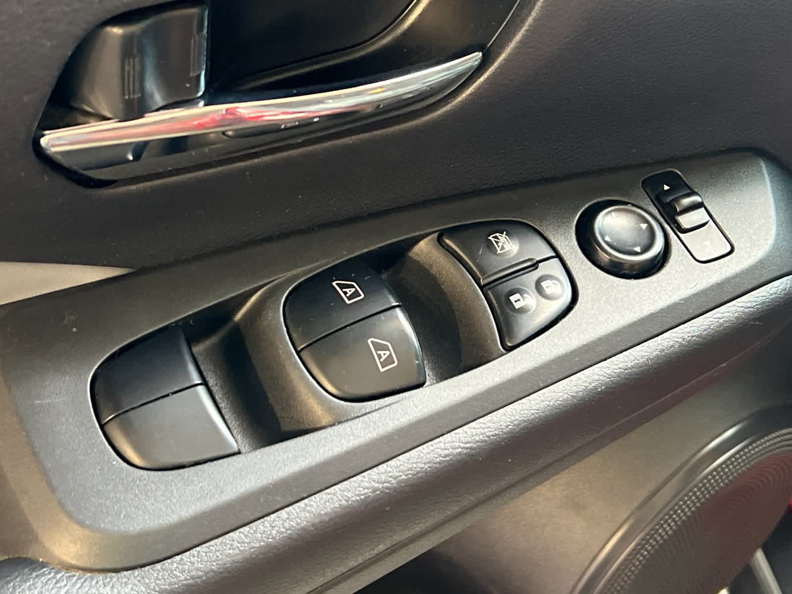 Thumbnail: 2023 Nissan Kicks - 13