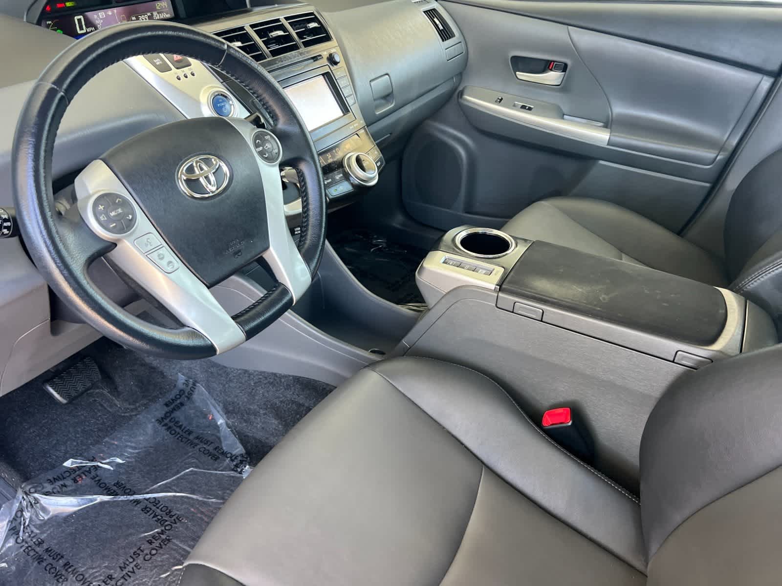 Thumbnail: 2014 Toyota Prius v - 11