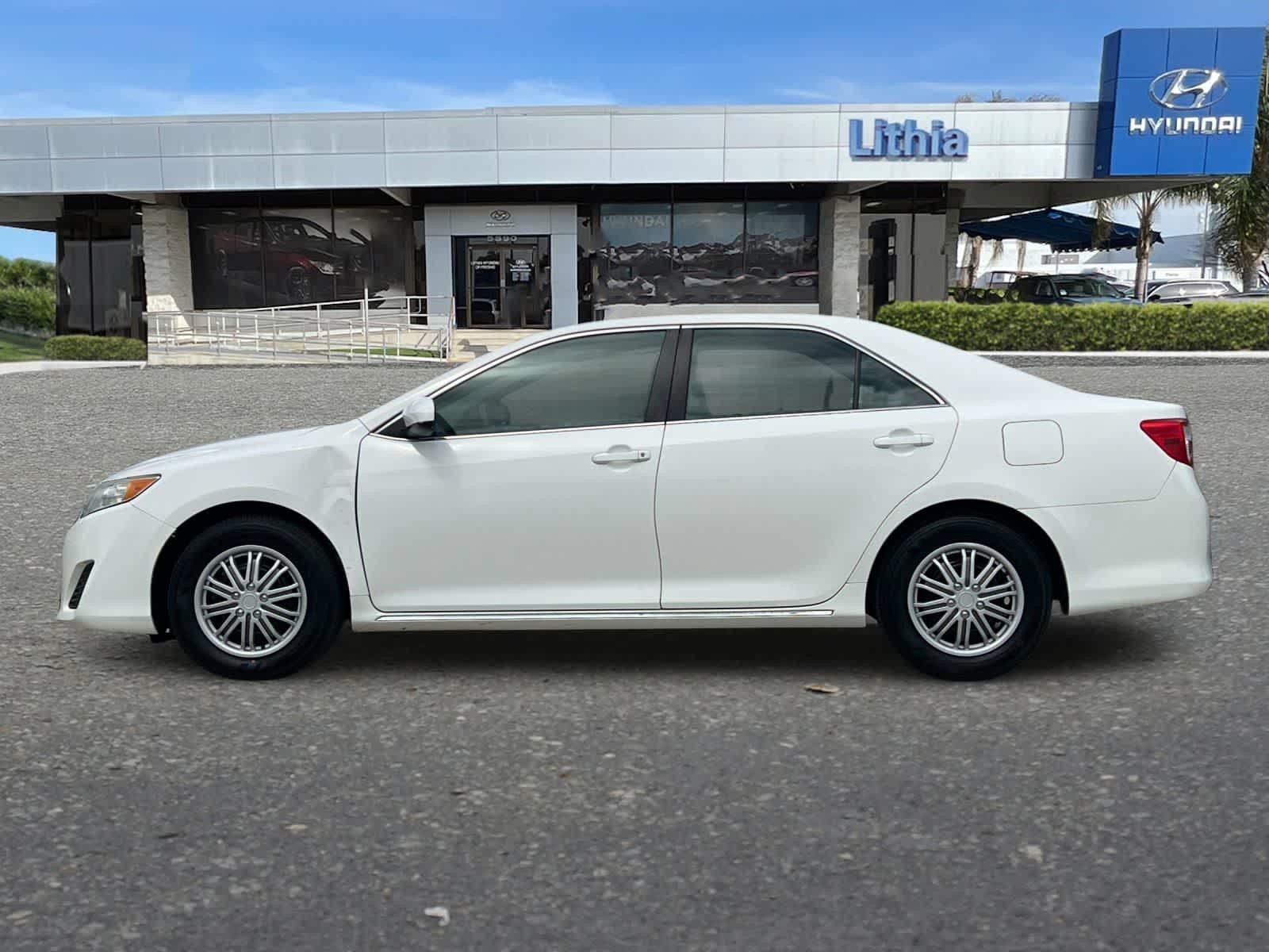 2012 Toyota Camry LE photo 5