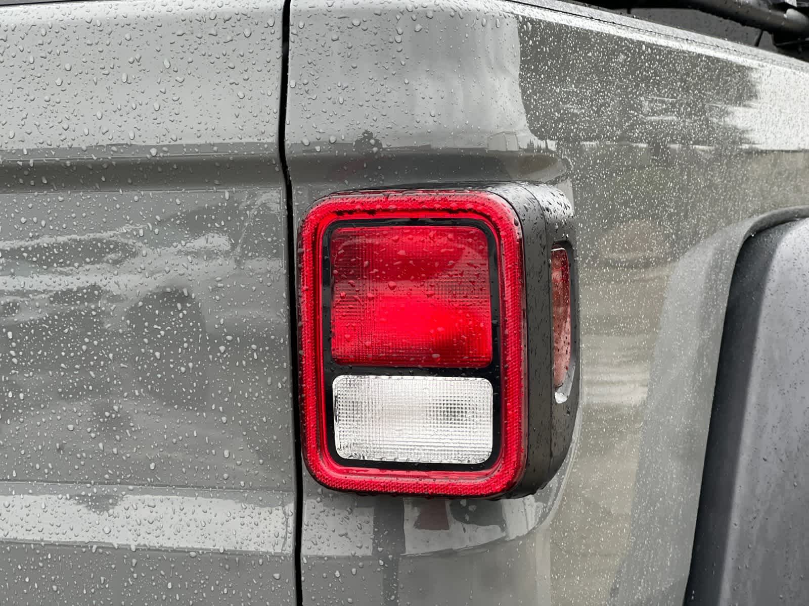 Thumbnail: 2021 Jeep Gladiator - 27