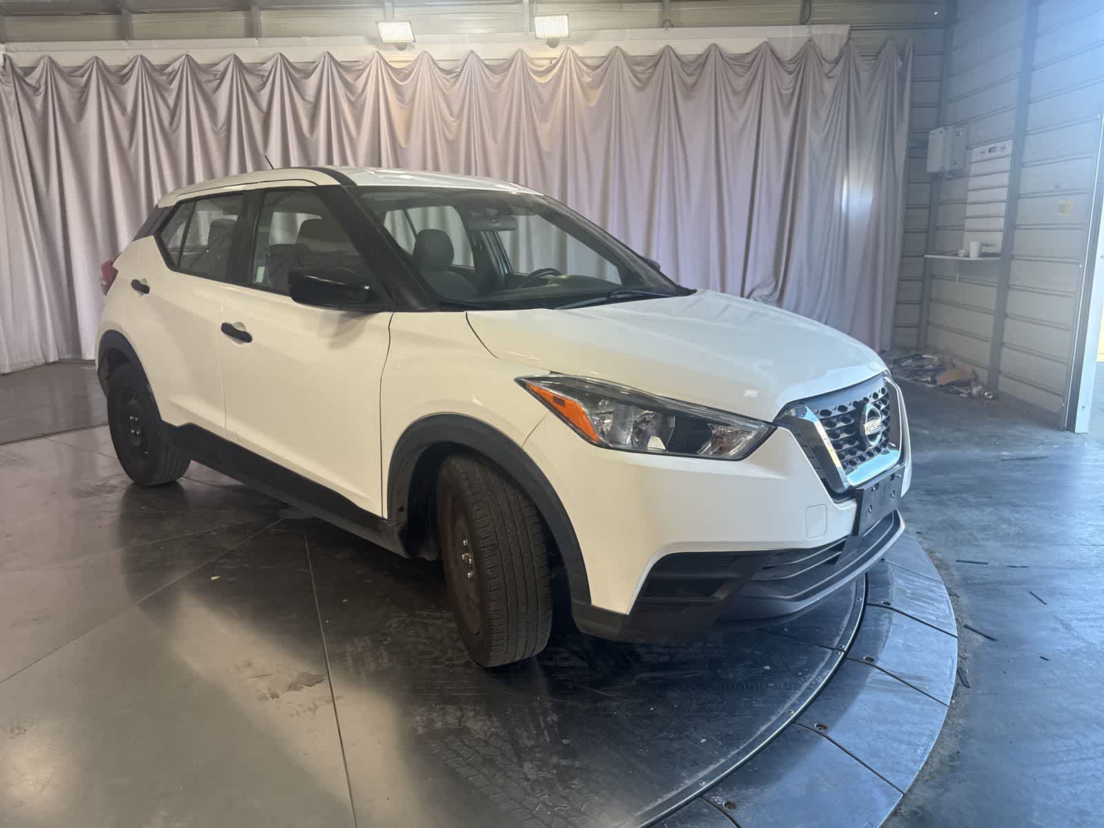 Thumbnail: 2020 Nissan Kicks - 3