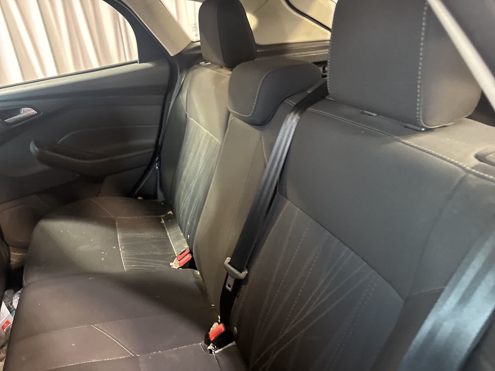 Thumbnail: 2016 Ford Focus - 16