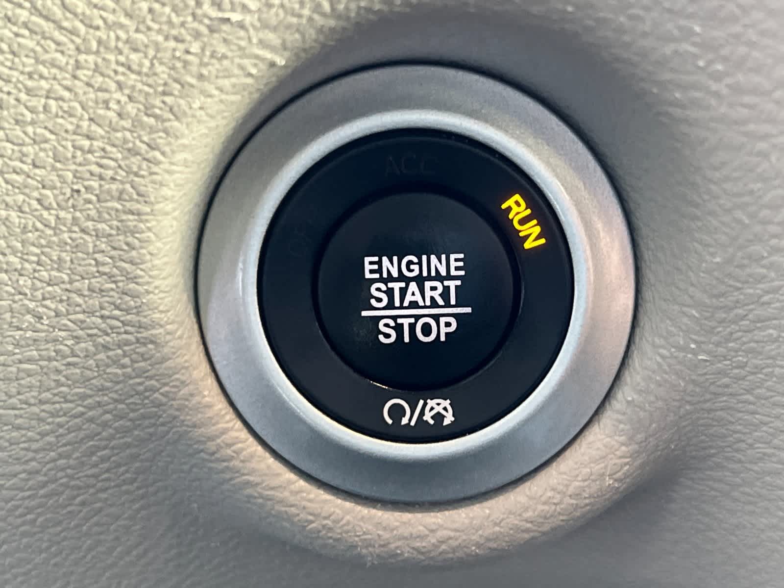 Thumbnail: 2023 Chrysler Voyager - 23