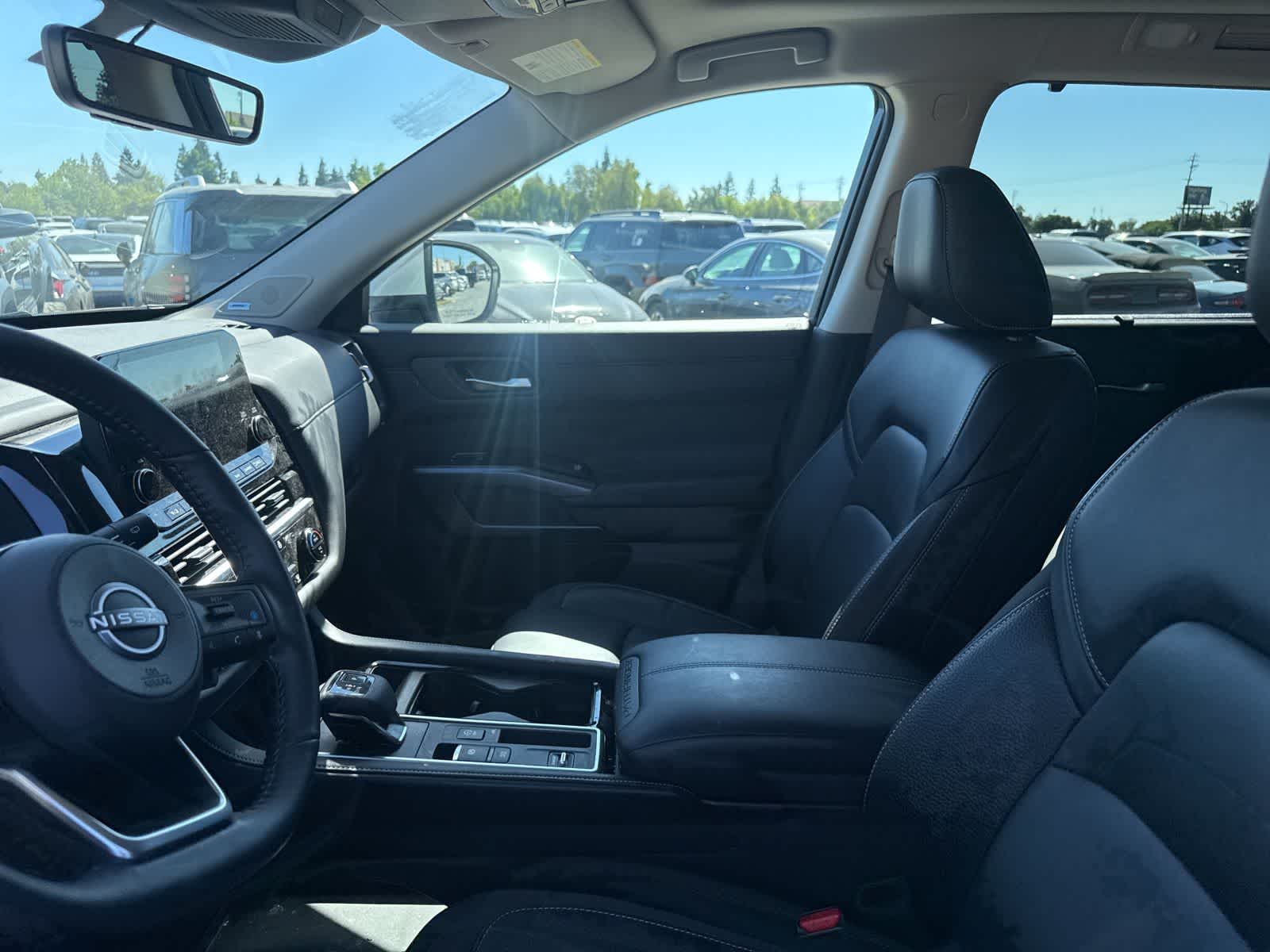 Thumbnail: 2025 Nissan Pathfinder - 21