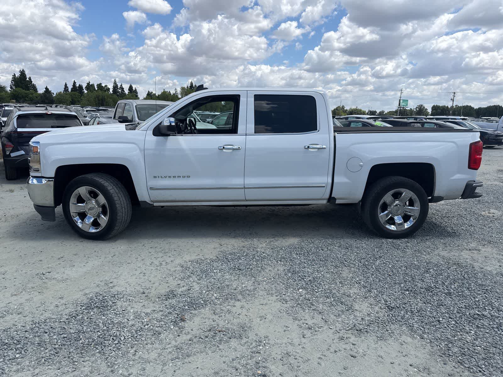 Thumbnail: 2017 Chevrolet Silverado 1500 - 7