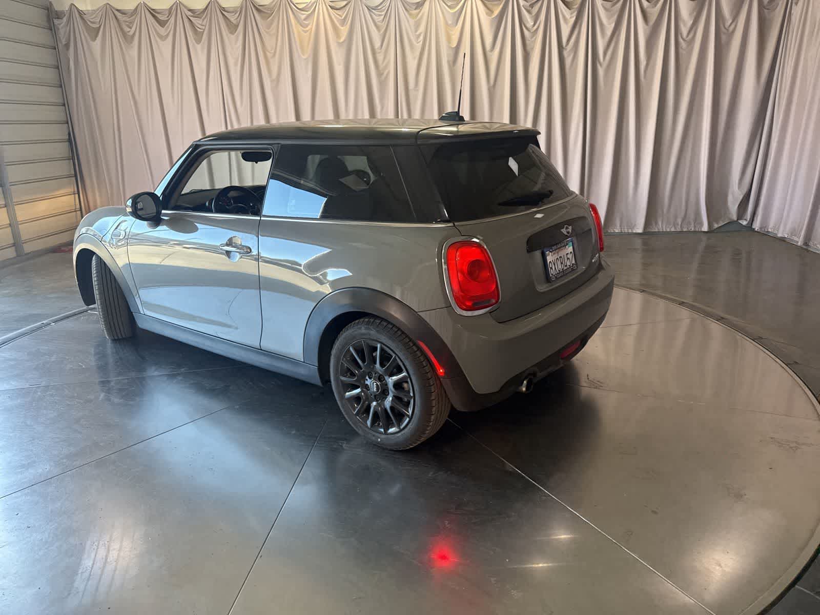 Thumbnail: 2016 MINI Cooper Hardtop - 5