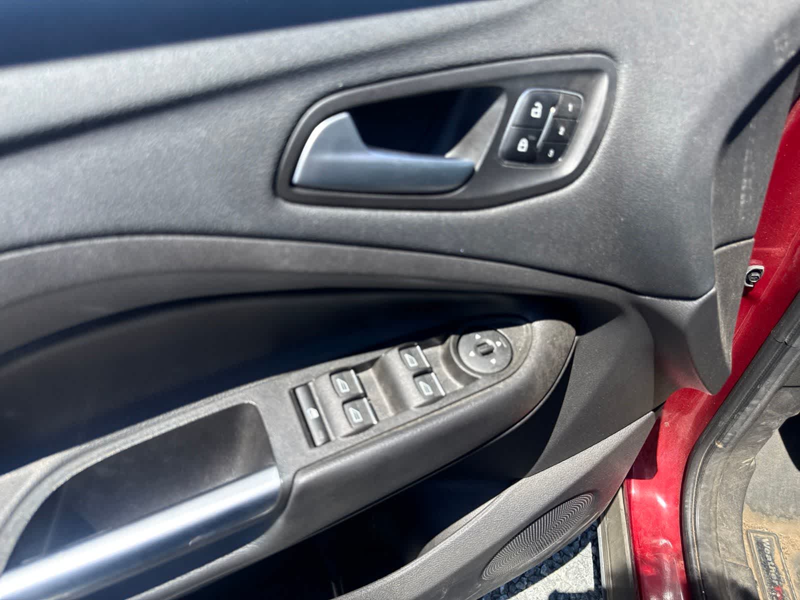 Thumbnail: 2017 Ford Escape - 18