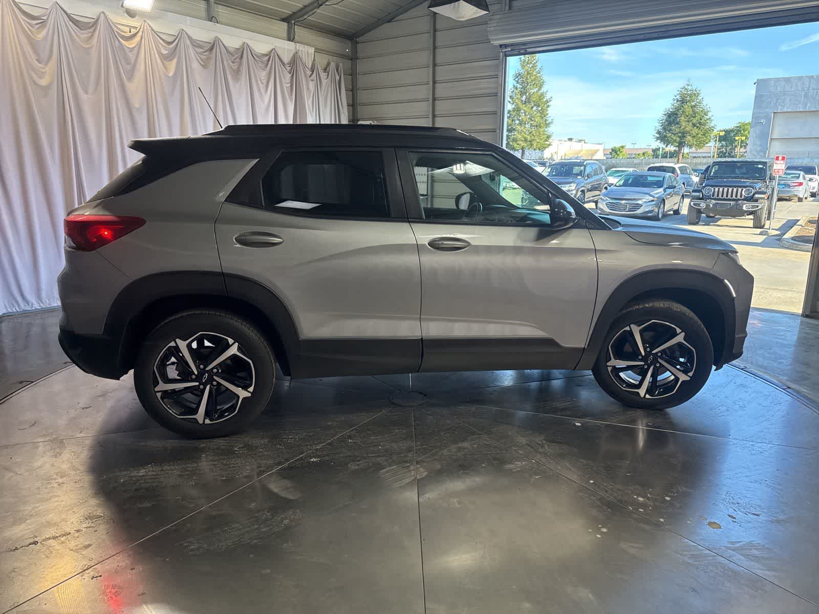 2023 Chevrolet Trailblazer RS photo 2