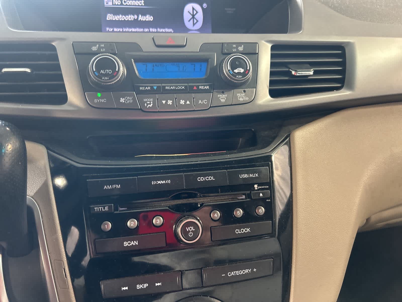 Thumbnail: 2012 Honda Odyssey - 26