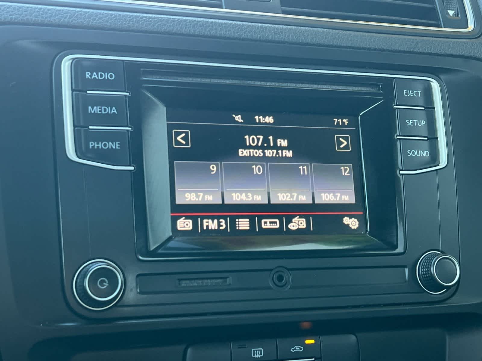 Thumbnail: 2017 Volkswagen Jetta - 18