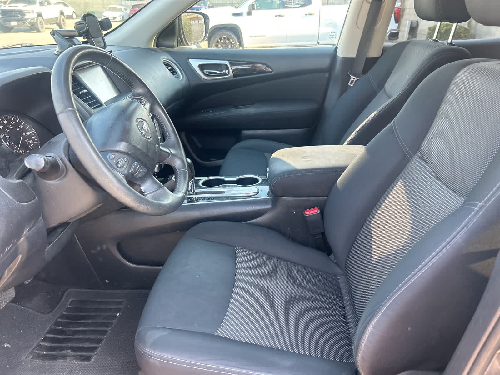 Thumbnail: 2017 Nissan Pathfinder - 25