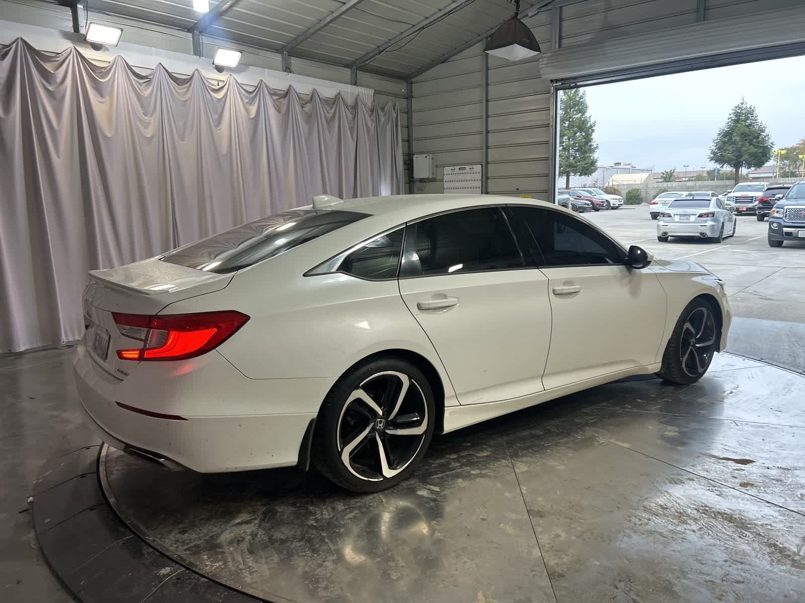 Thumbnail: 2018 Honda Accord - 8