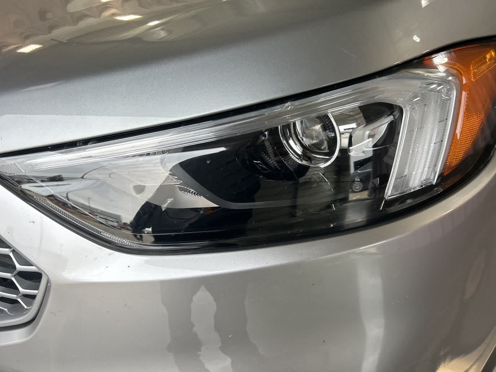 2024 Ford Edge SEL photo 2