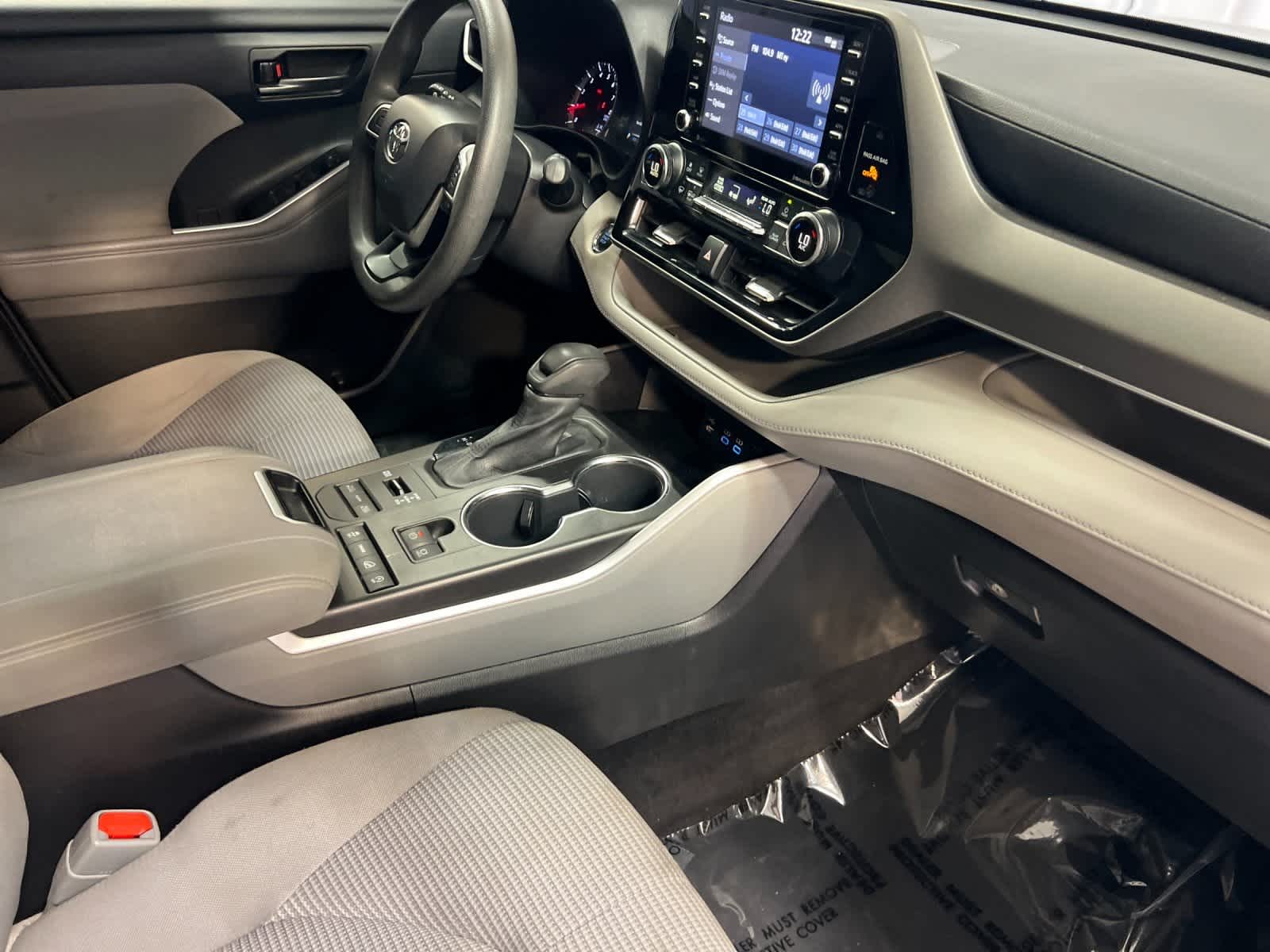 Thumbnail: 2022 Toyota Highlander - 17