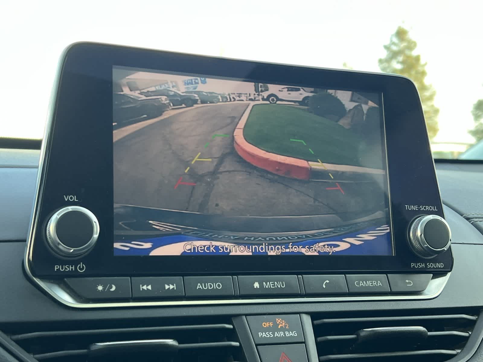 Thumbnail: 2019 Nissan Altima - 19