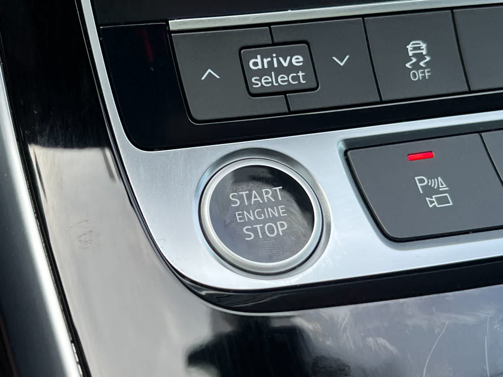 Thumbnail: 2025 Audi Q7 - 24