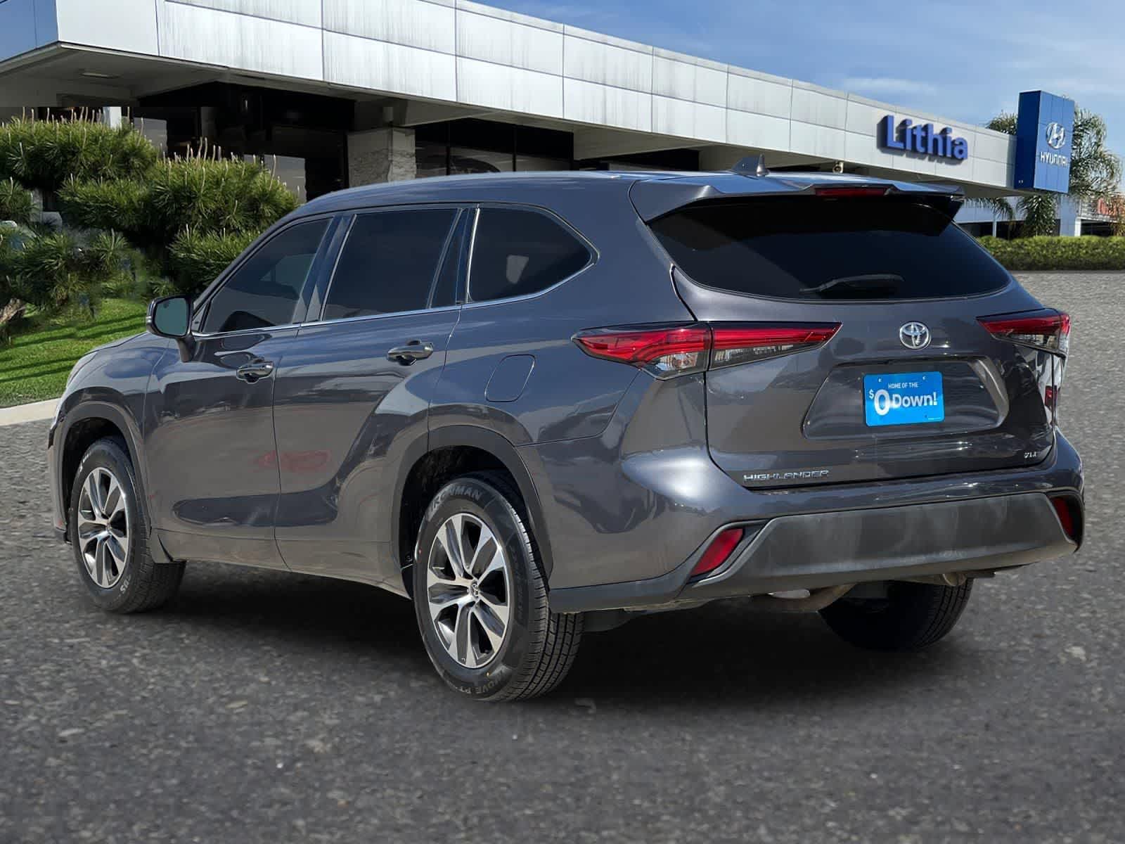 Thumbnail: 2022 Toyota Highlander - 7