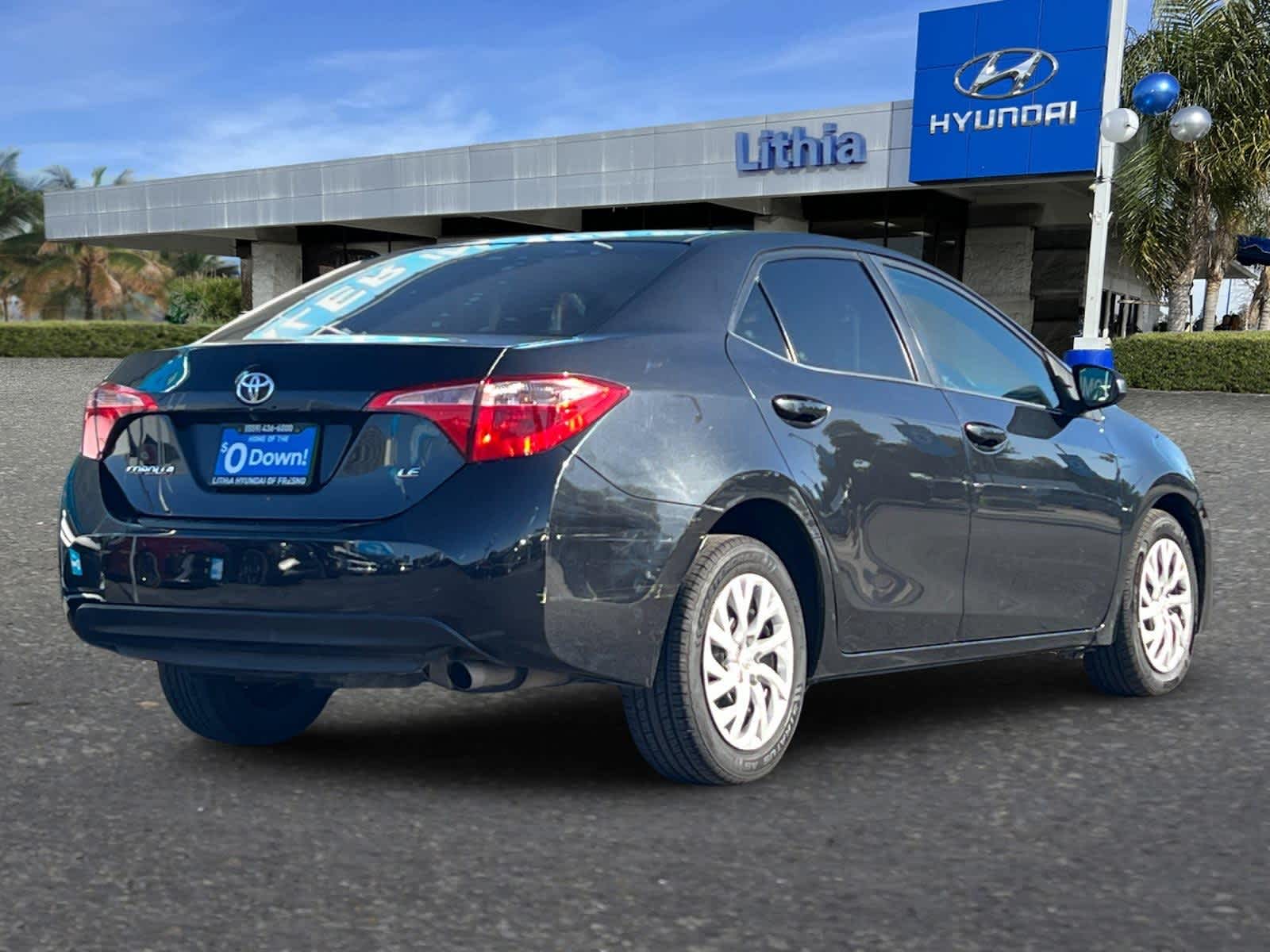 2019 Toyota Corolla LE photo 2