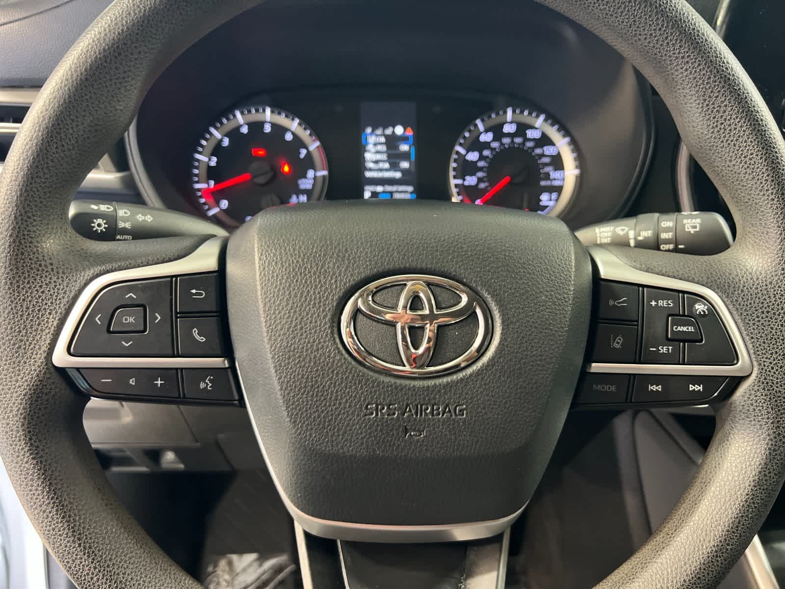 Thumbnail: 2022 Toyota Highlander - 24