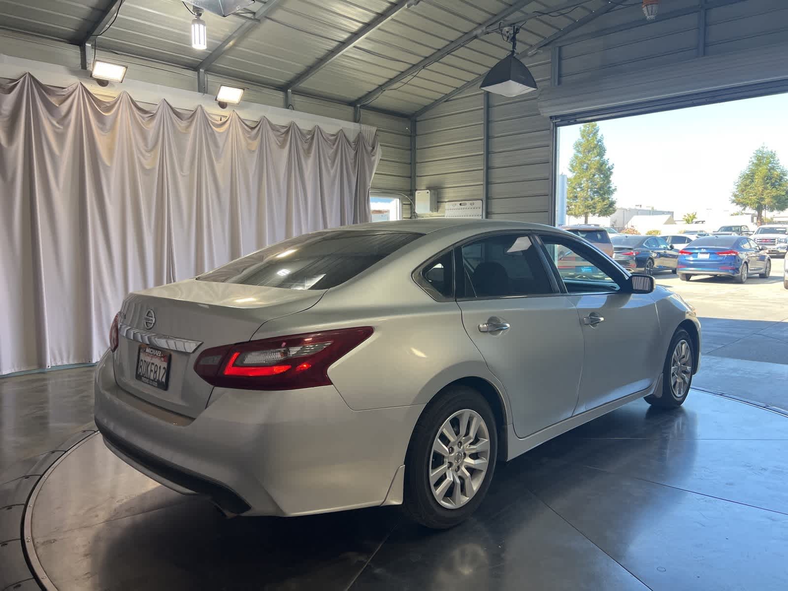 Thumbnail: 2018 Nissan Altima - 7