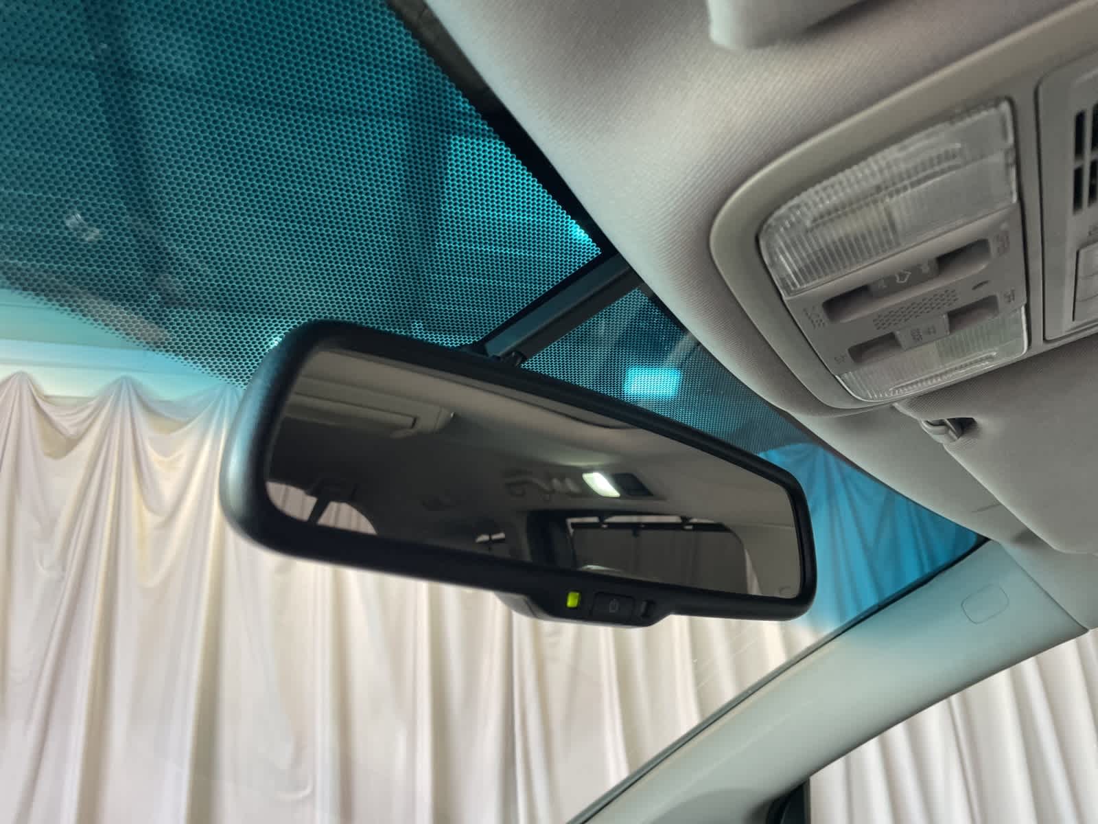 Thumbnail: 2012 Honda Odyssey - 25